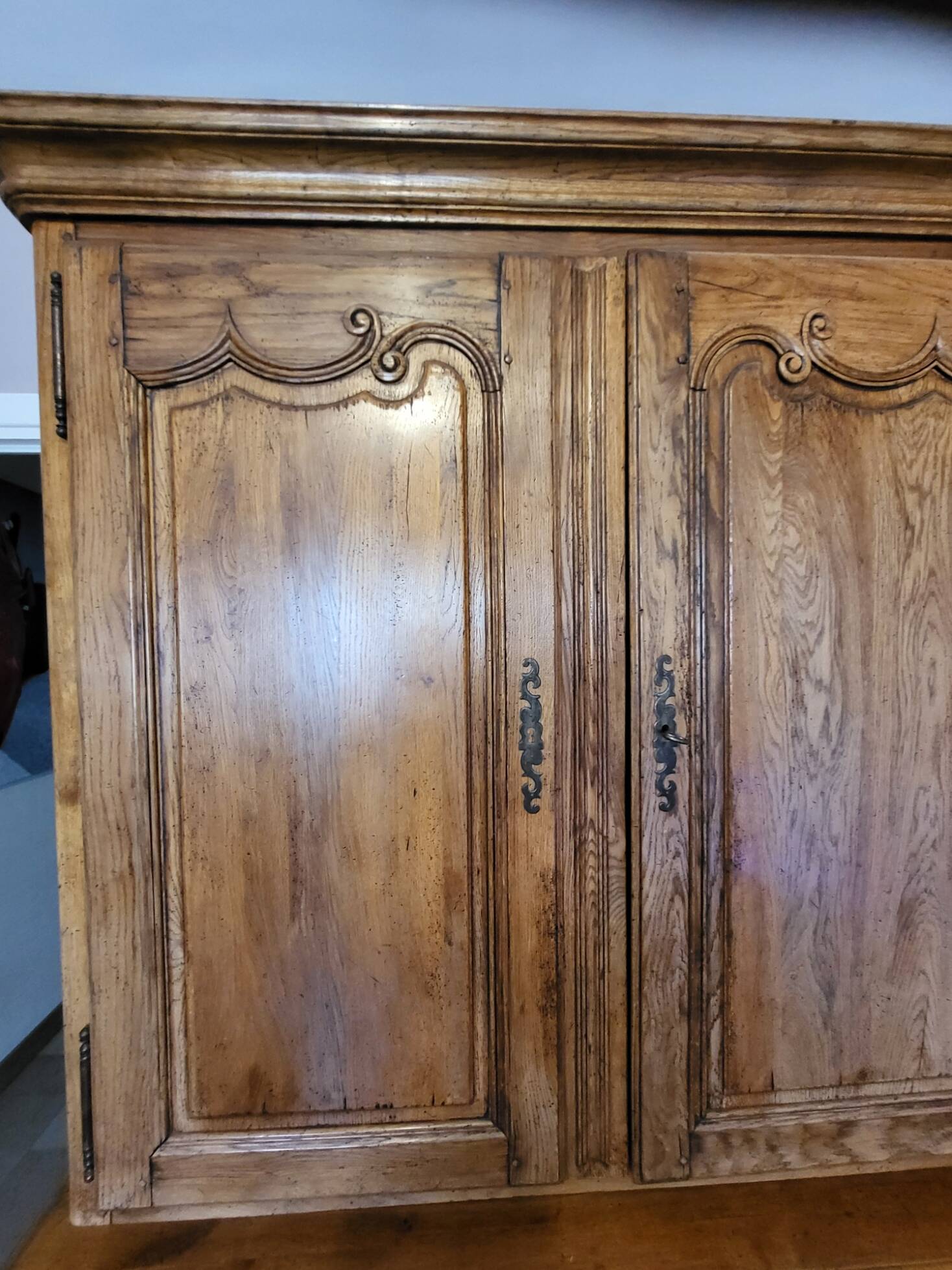 Norman buffet with 2 bodies in solid oak, manufactured by Doudard.