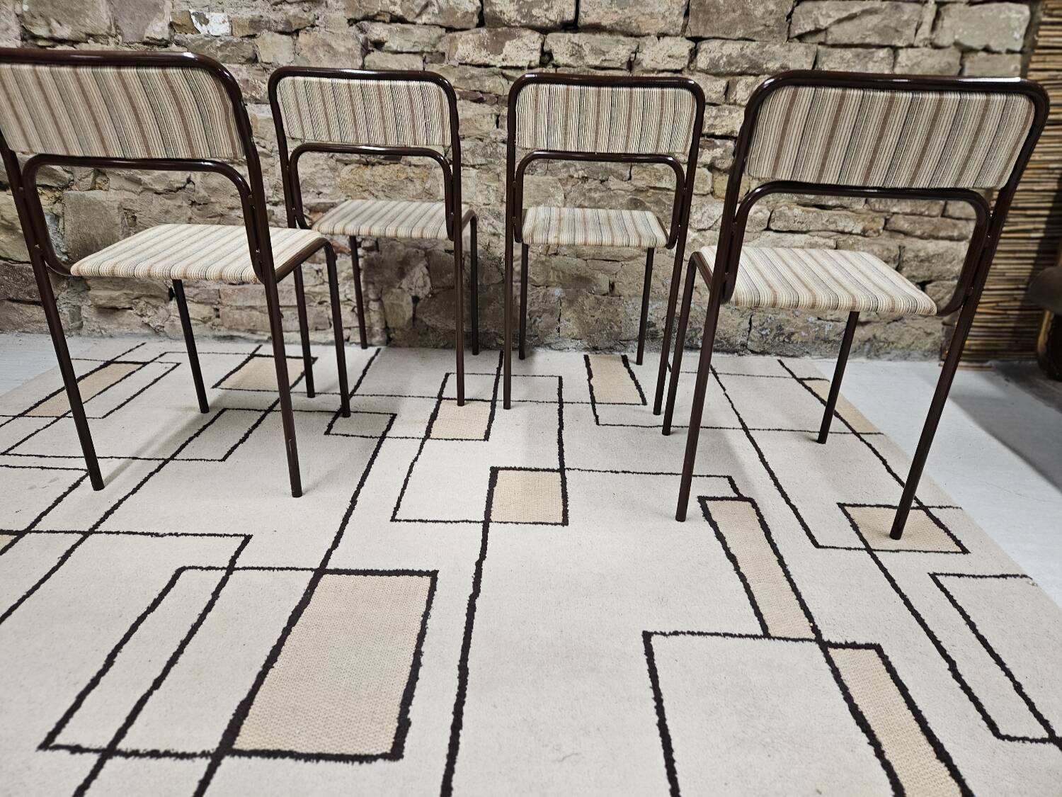 Set of 4 vintage stackable chairs 1980