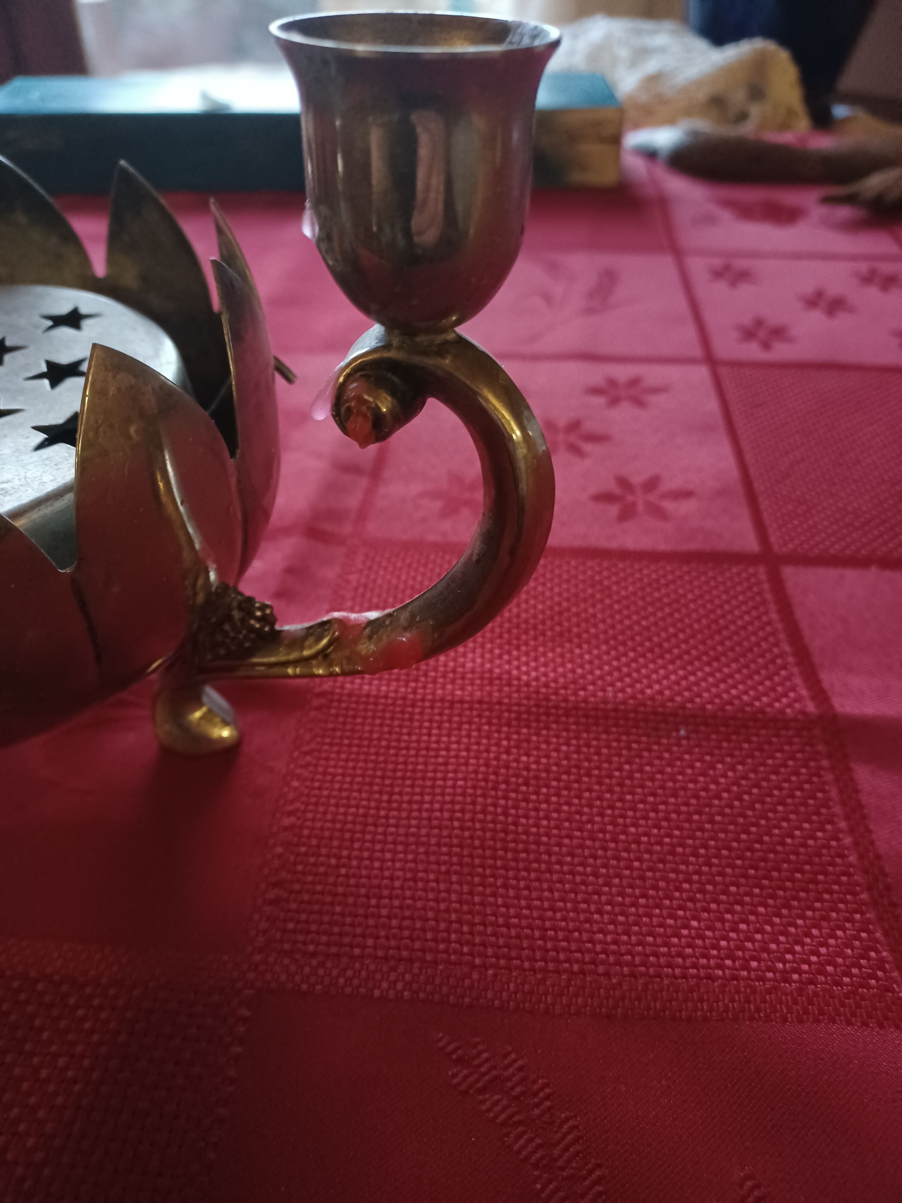 Candlestick pique flower