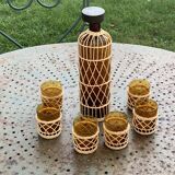 Service a porto ou a aperitif compose d'une carafe et de 6 verres, en verre de couleur ocre et rotin