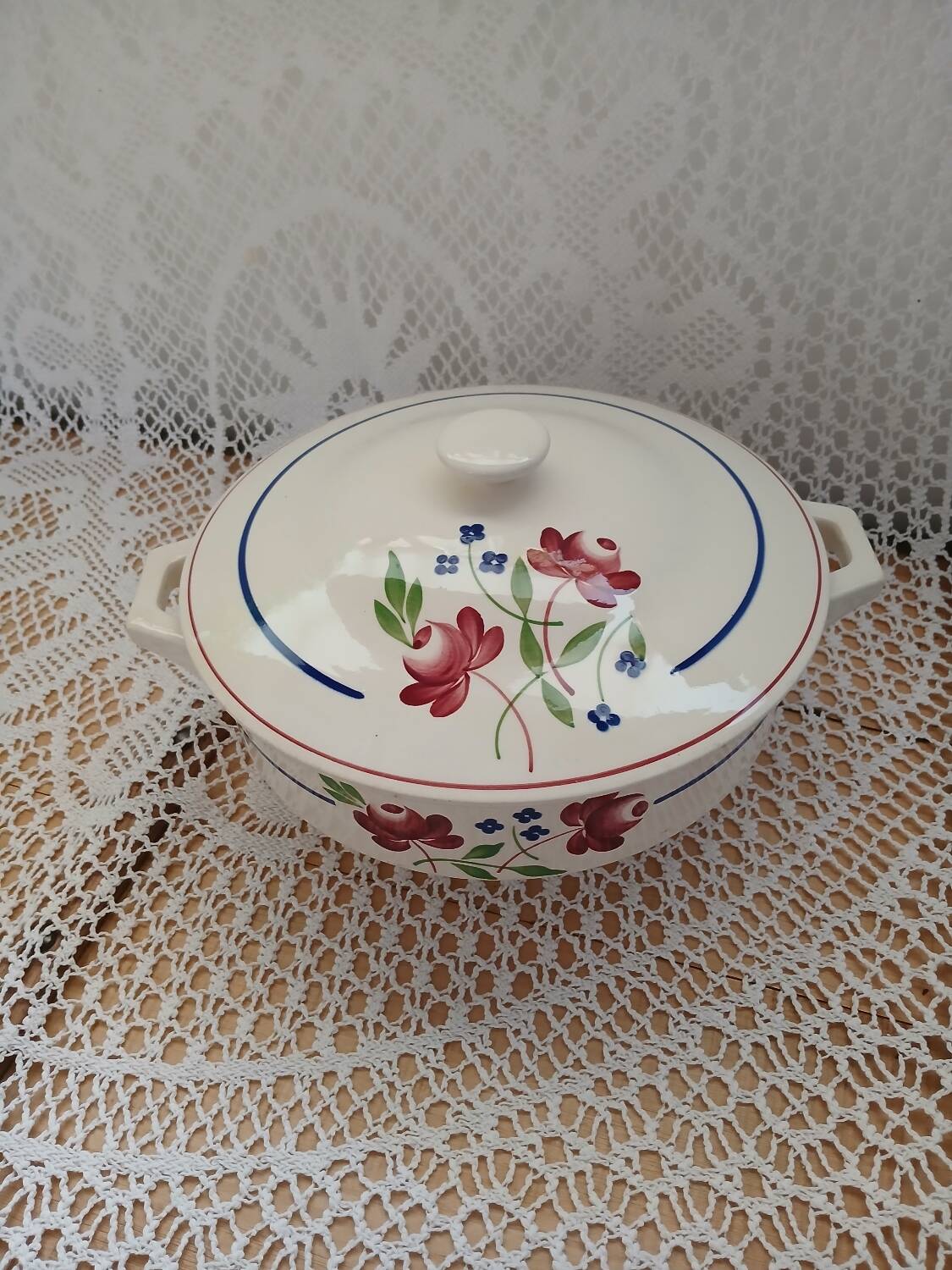 Antique "Bagatelle" soup tureen from Lunéville