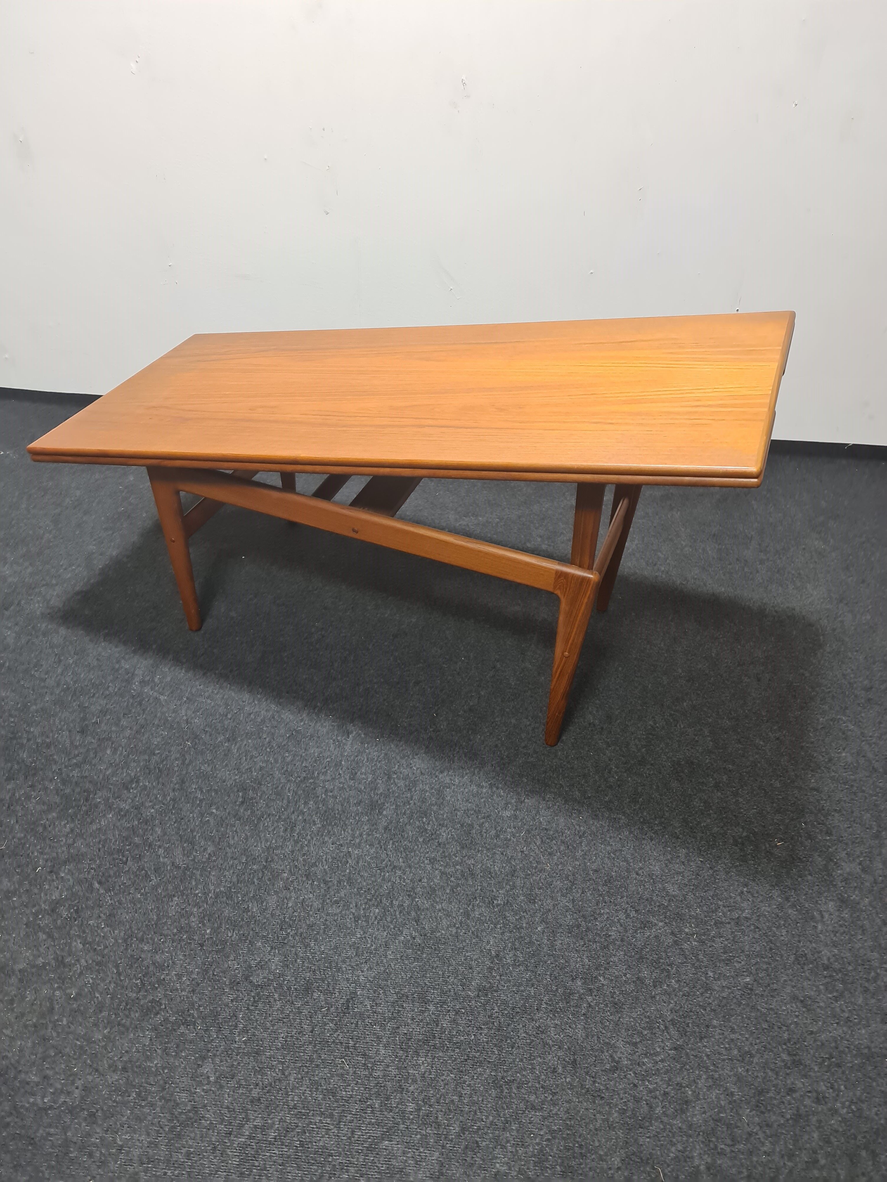 Danish adjustable teak coffee table, Kai Kristiansen