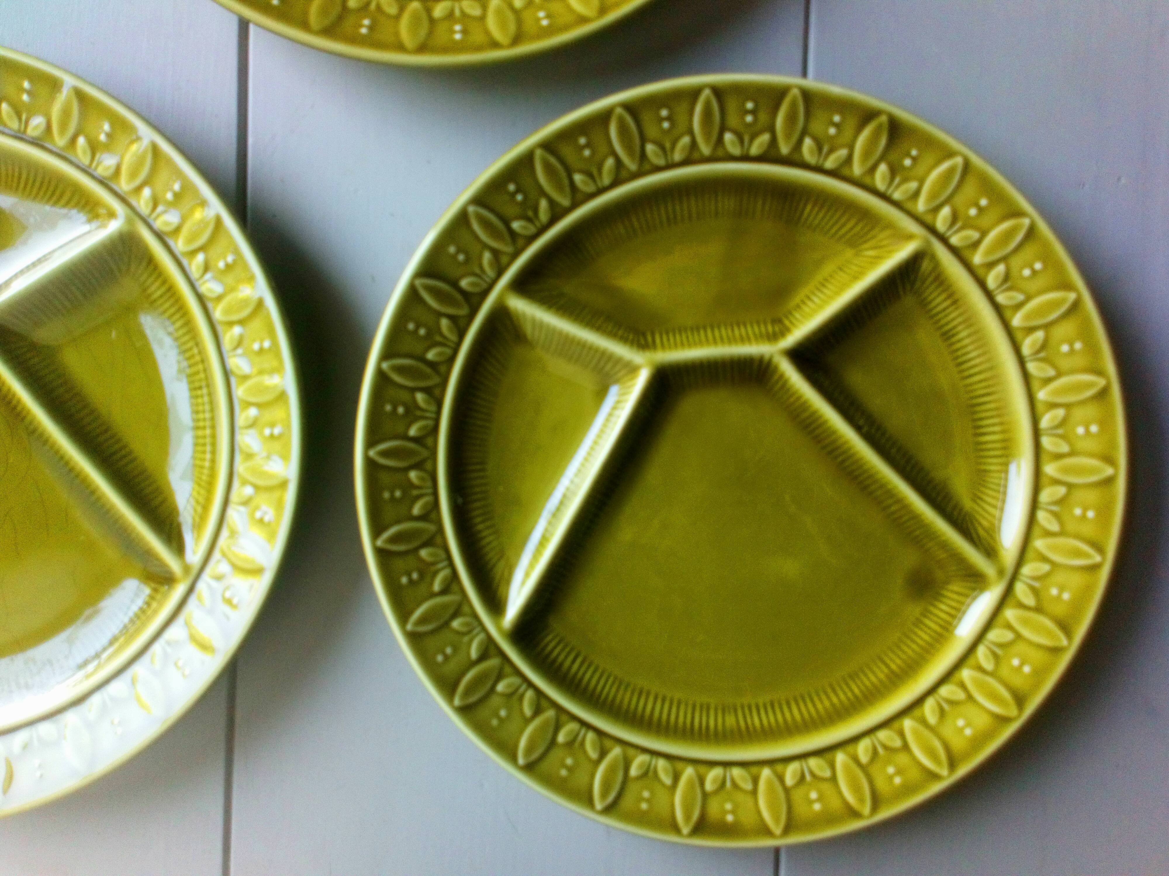 Five plates with scandinavian ceramic hors d'oeuvres