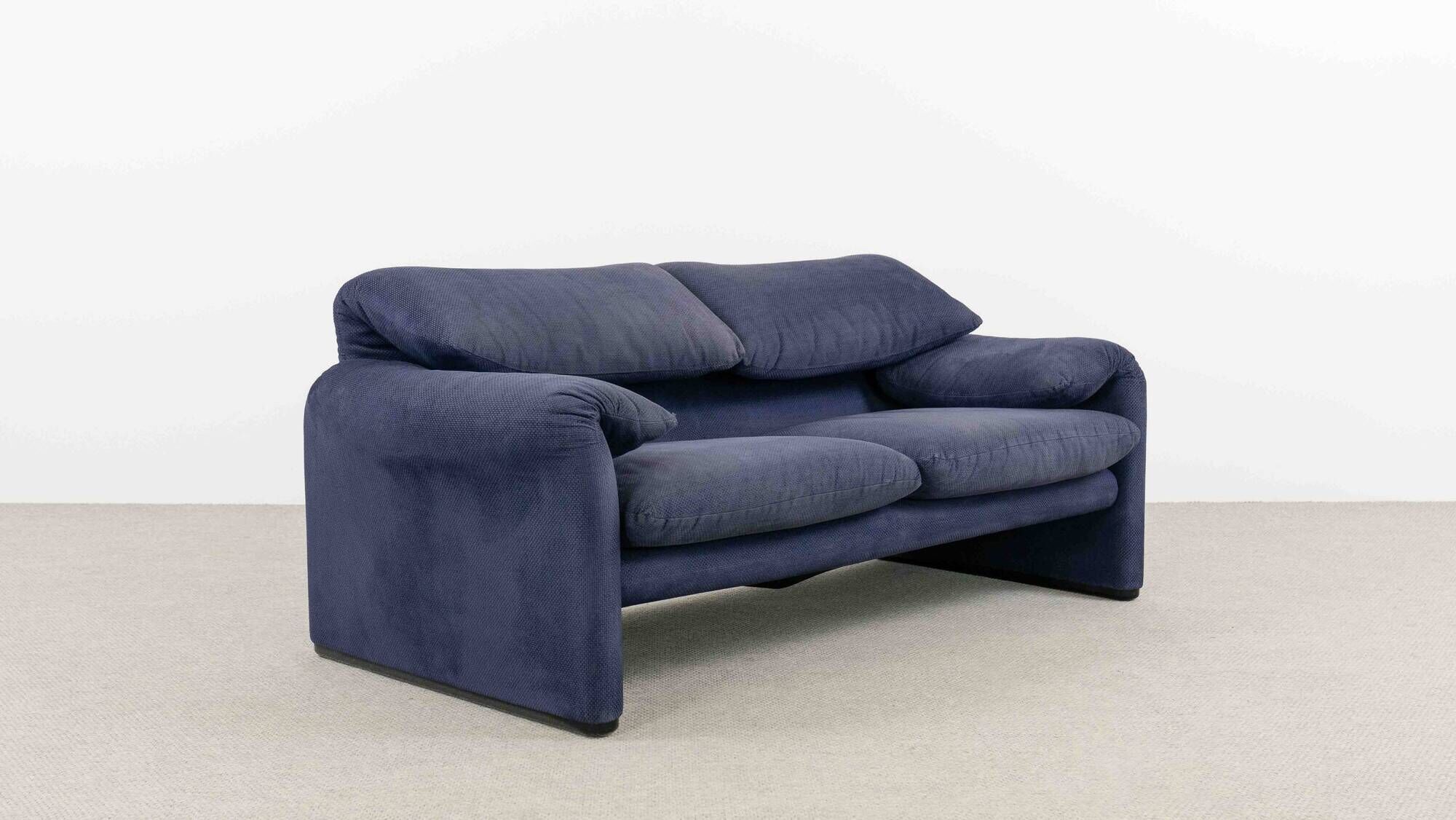 Cassina Maralunga 2-seat Sofa by Vico Magistretti