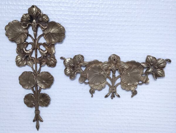 Deux ornements bronze mobilier décor floral début XXème