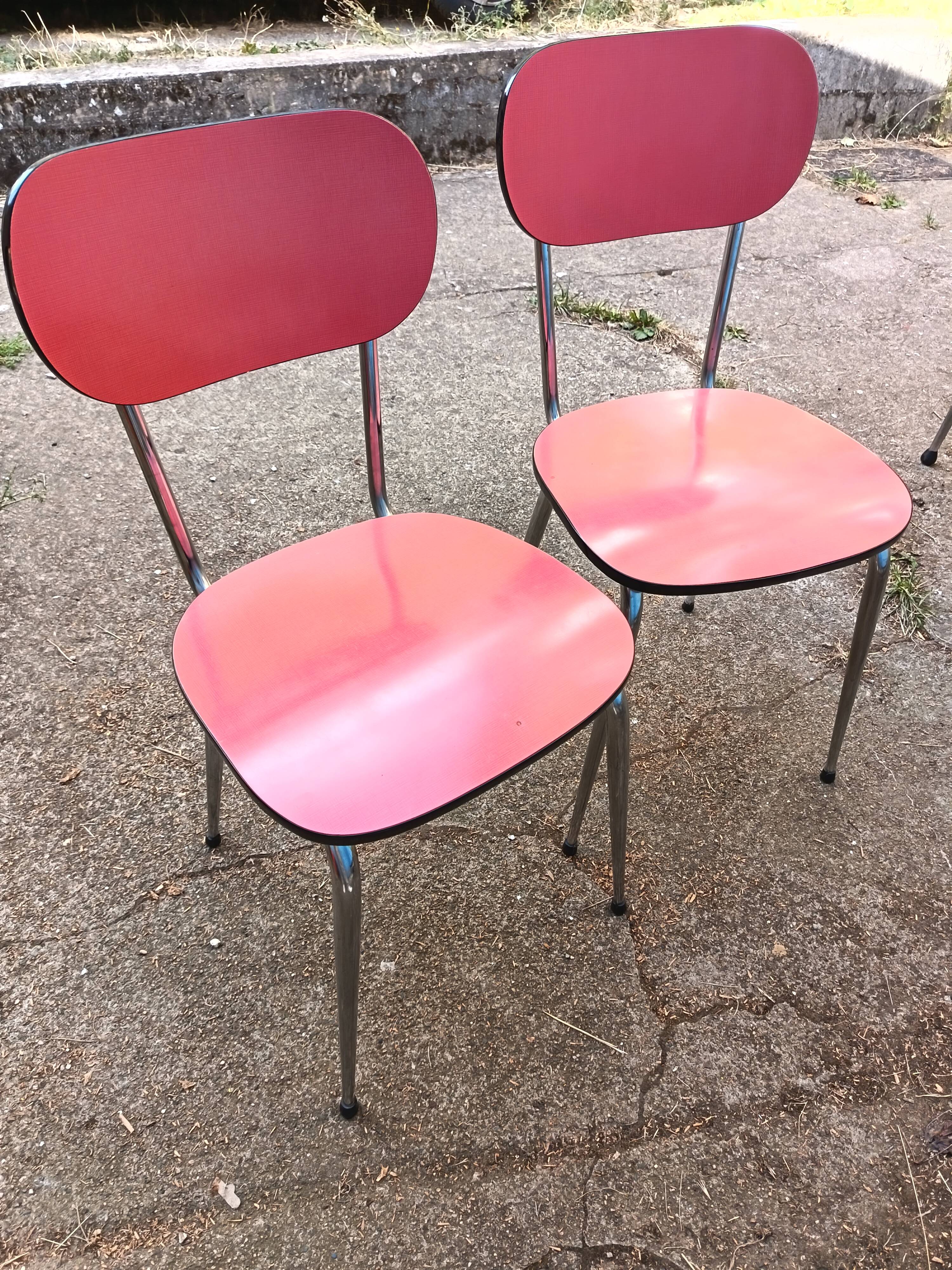 2 chaises en formica rouge années 70