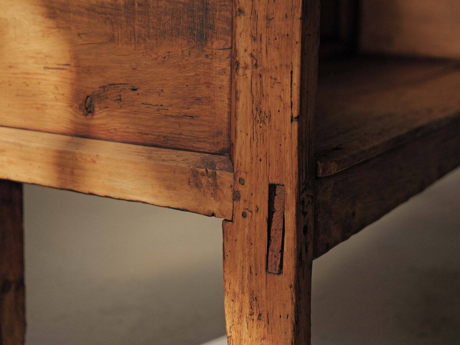Mountain bench in solid wood, Folk Art, Spain, 19th century