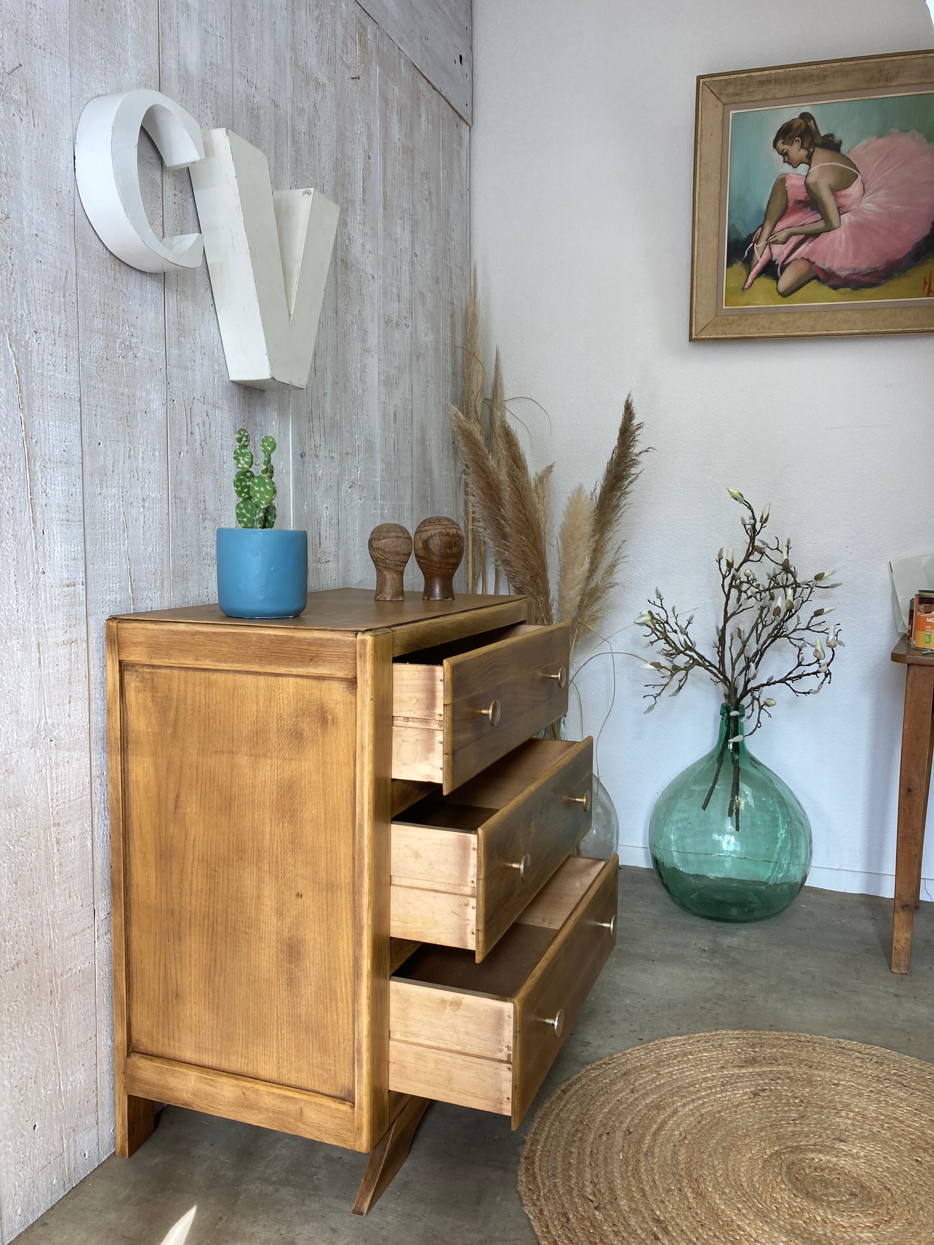 Vintage chest of drawers