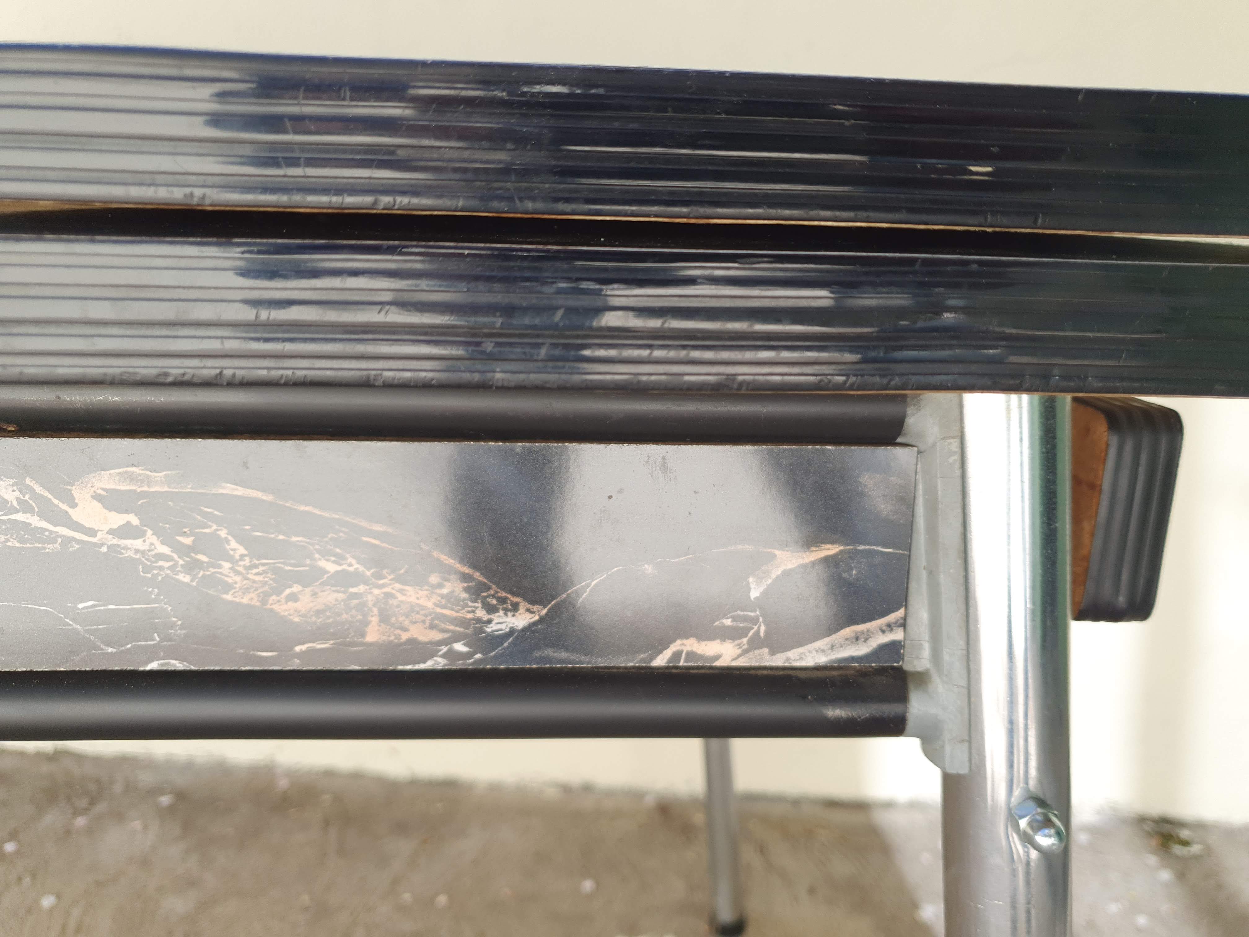 Extension table in Formica black marble year 60