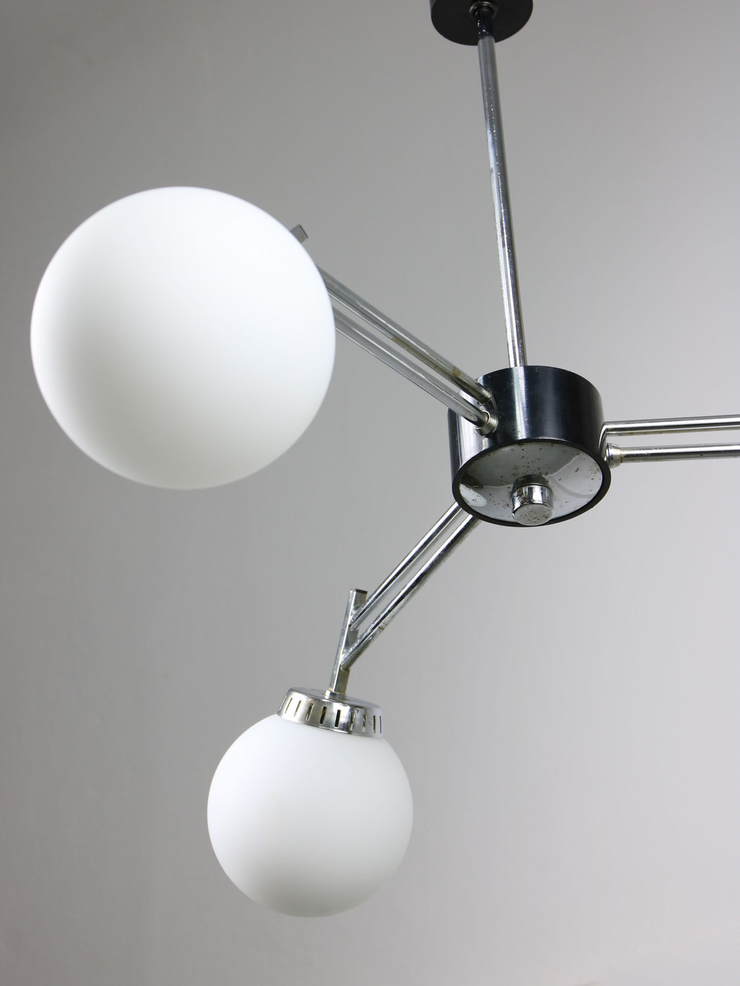 Lustre italien à 3 bras chromé et opaline