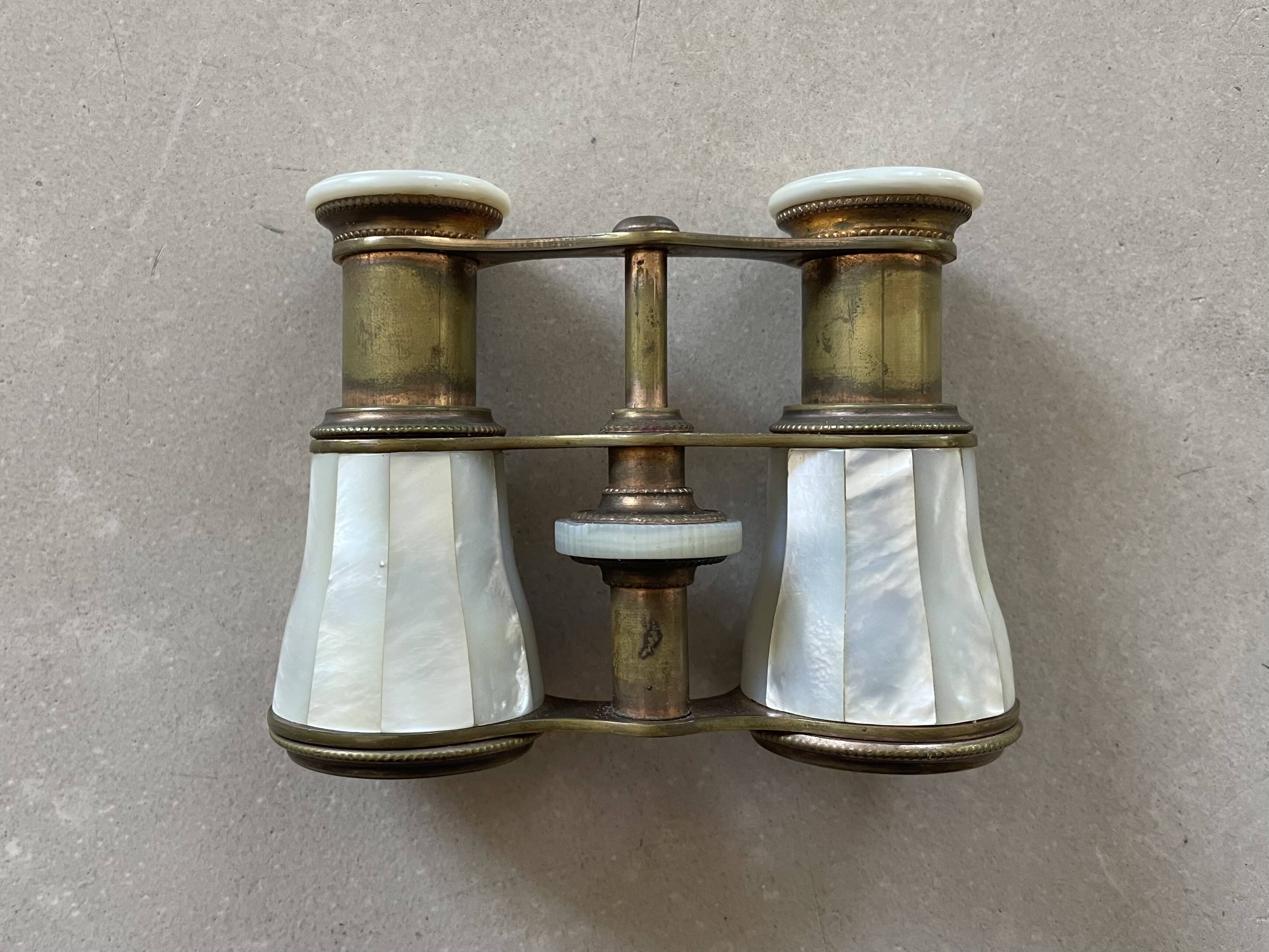 Mother-of-pearl opera binoculars