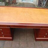 Very large chest of drawers desk from the Louis Philippe period in mahogany from the 19th century.