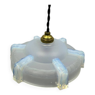 Suspension en verre blanc laiteux