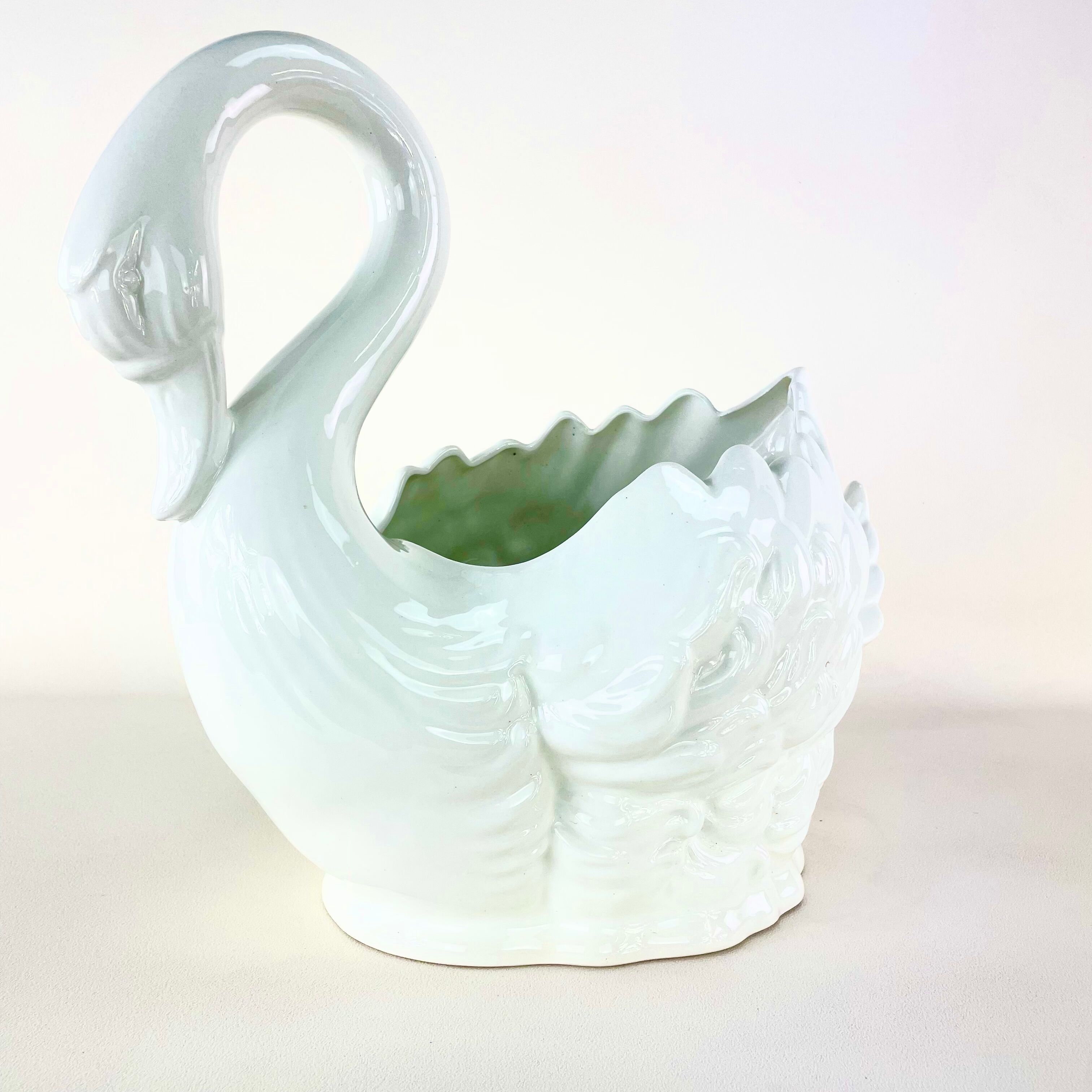 Ceramic pot cover in the shape of a swan, circa 1970