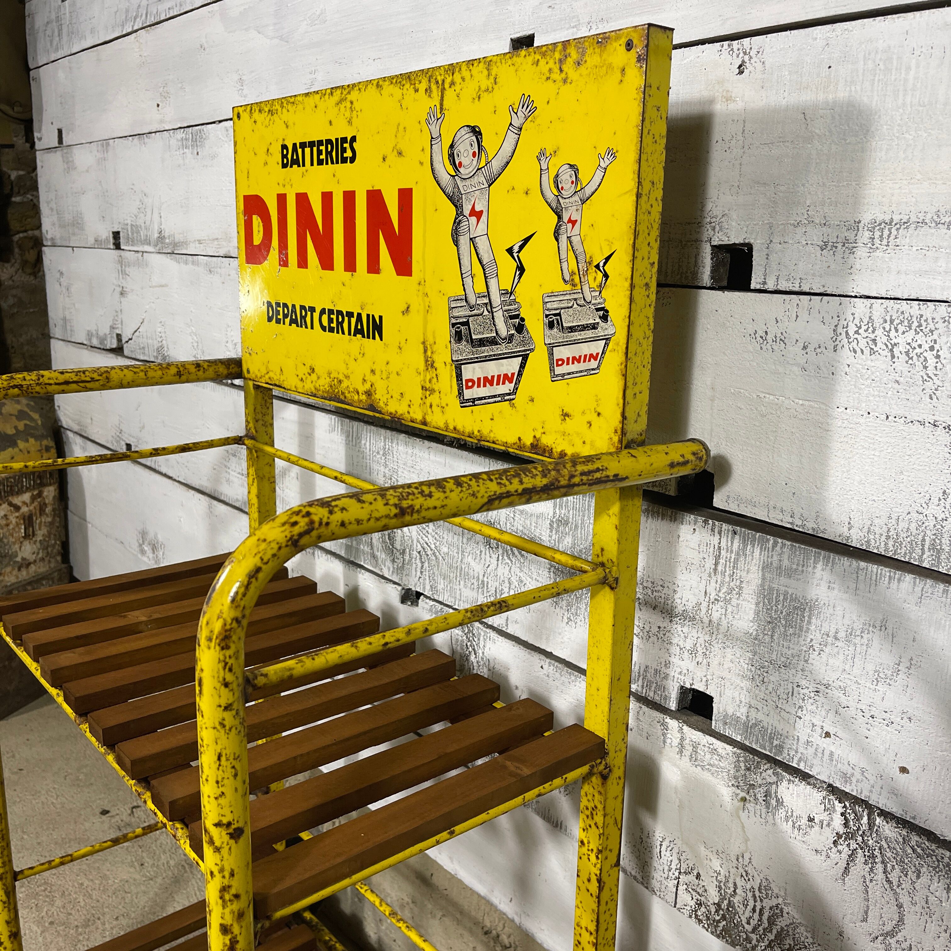 Dinin battery display