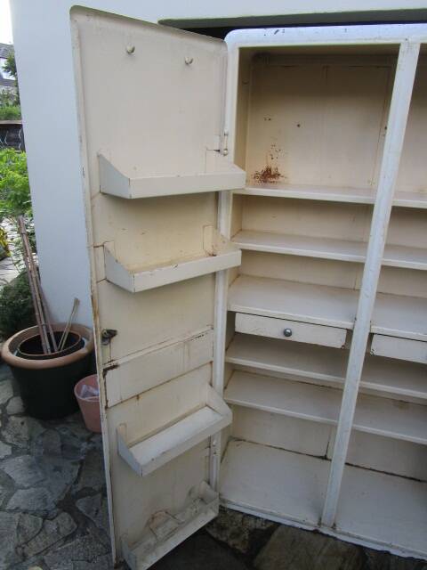 Mado antique kitchen cabinet, all metal