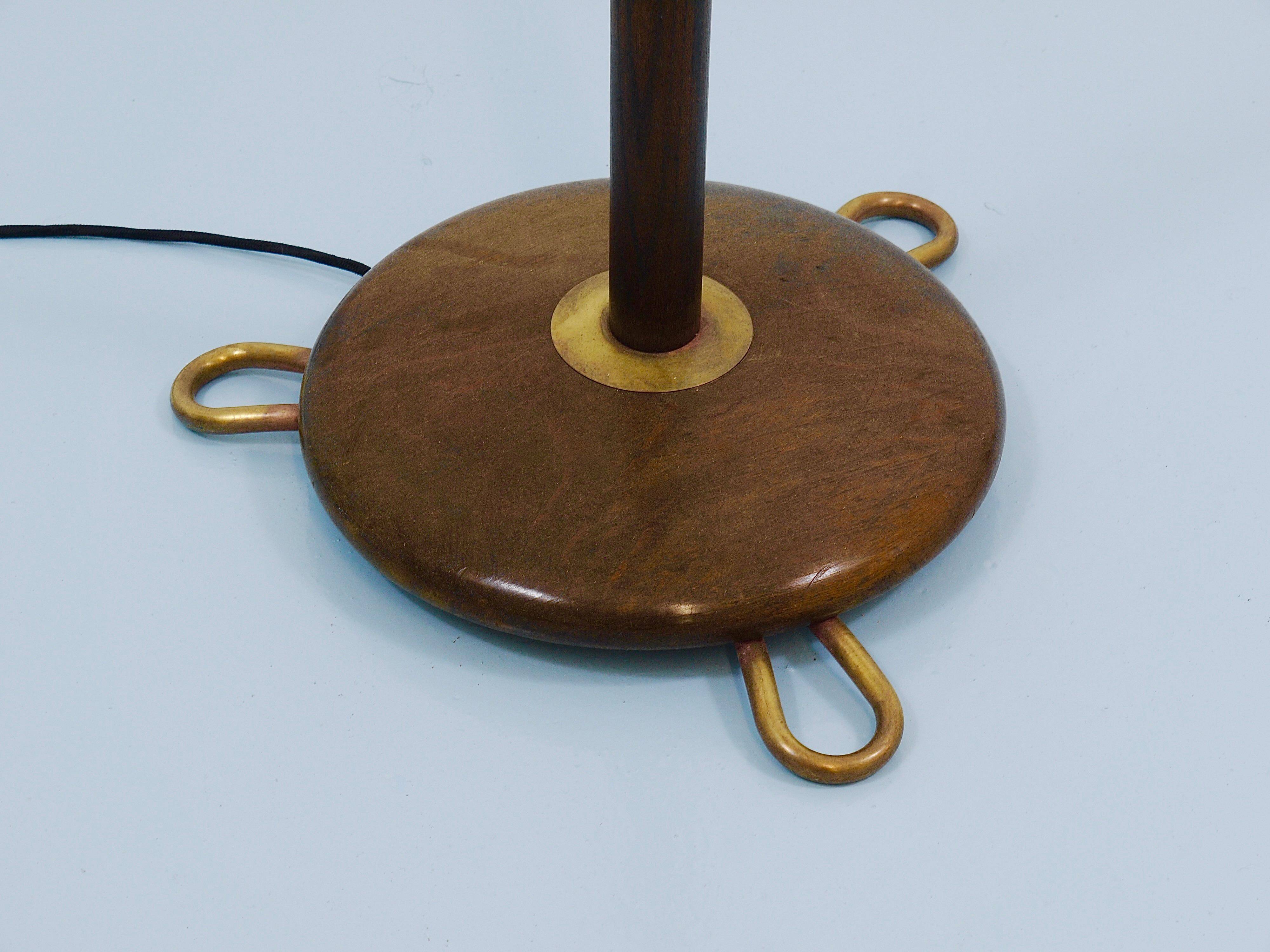 Lampadaire réglable en noyer et laiton des années 1940, Rupert Nikoll Vienne, Autriche, années 1950