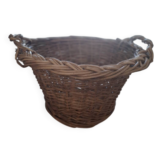 Wicker rattan basket with 2 handles