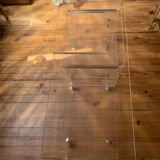 Table basse en plexiglass