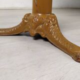 Garden pedestal table