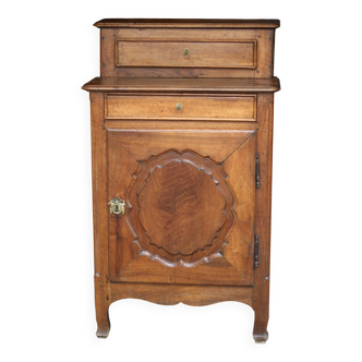 Accueil / Magnifique confiturier XVIII (régence) en noyer massif. Rare.