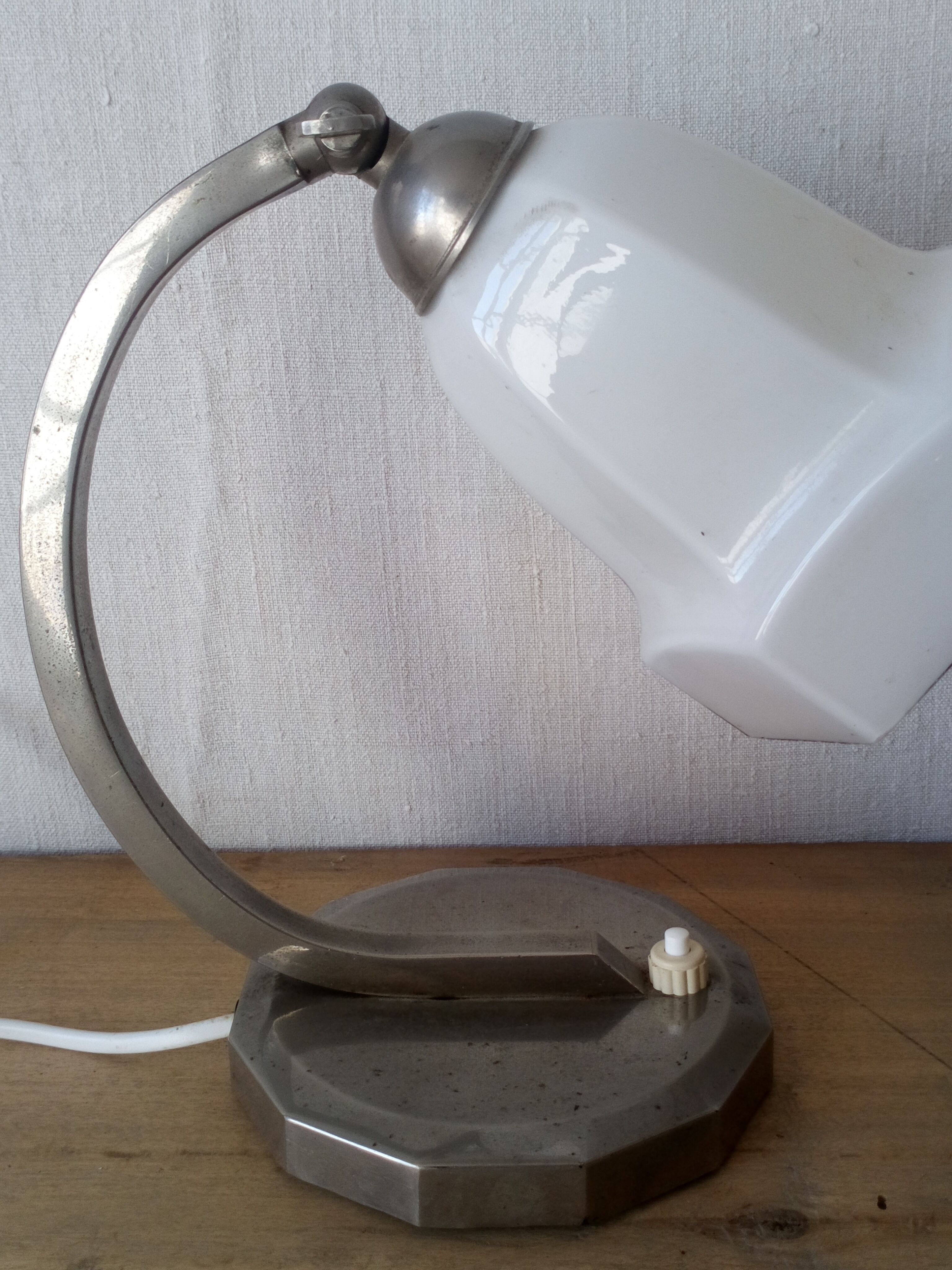 Lamp 1930 chrome and opaline, réélectrifié.