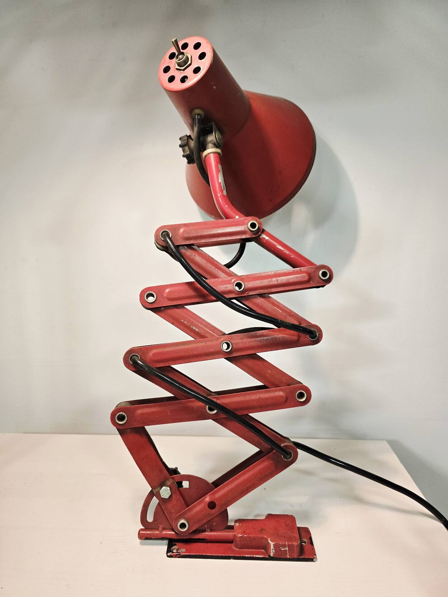 Lampe de bureau/du mur à bras articulé industriel rouge – Lampe de travail en métal réglable