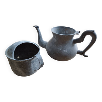 Théière et tasse en aluminium vintage