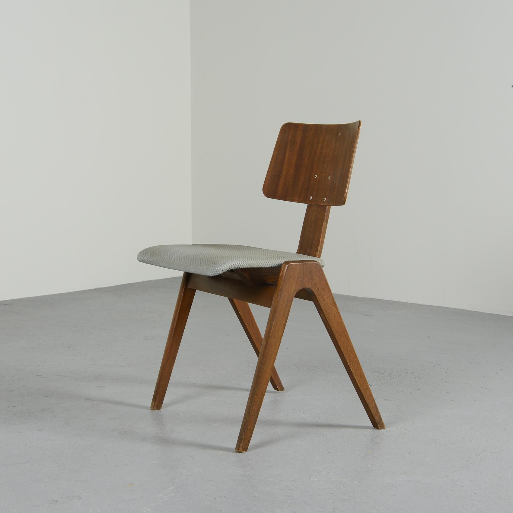 Hillestack chairs by Robin Day, circa 1970