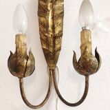 Aplique de pared de hierro forjado y pan de oro. Spain, 1970s.