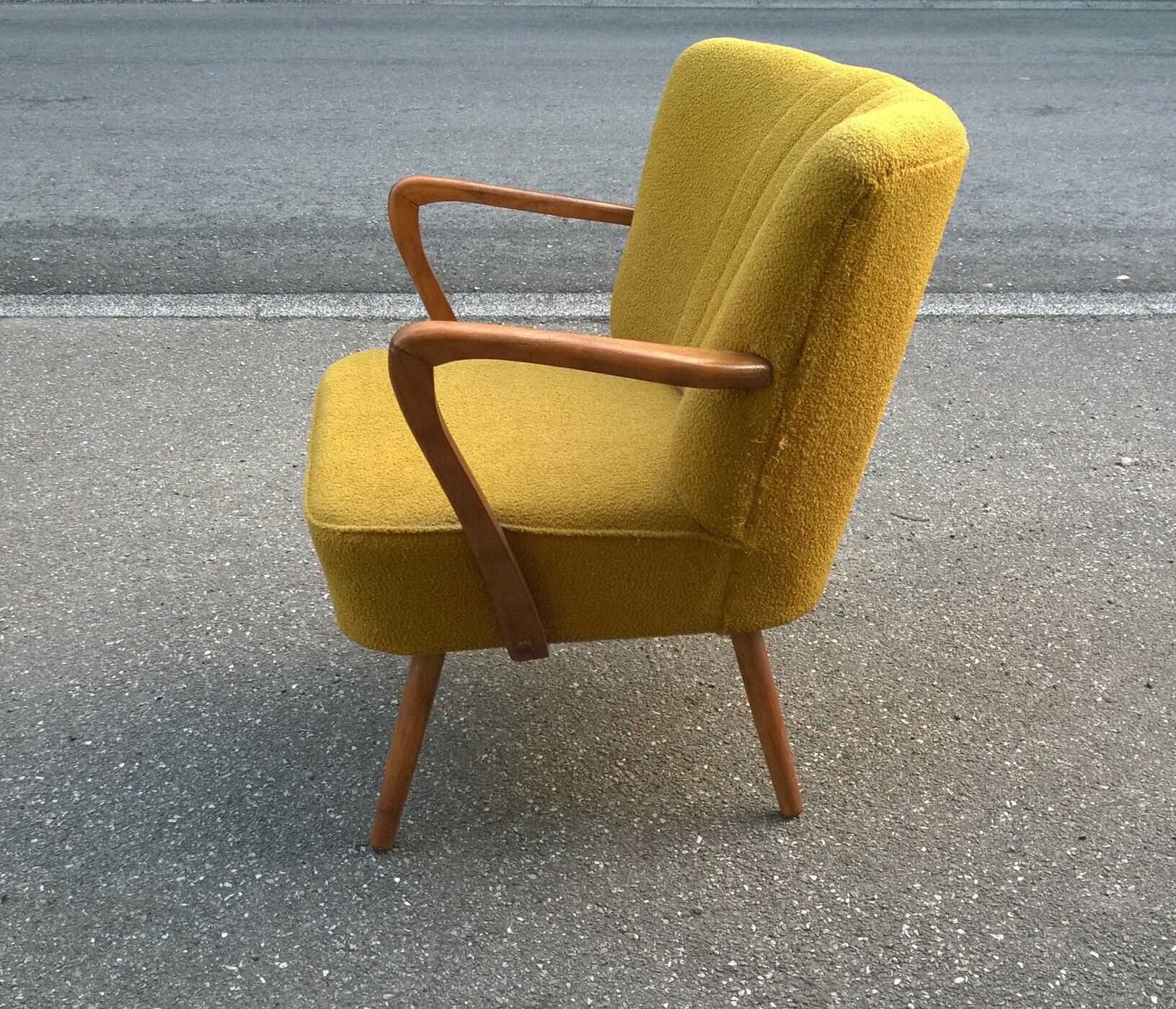 fauteuil cocktail à accoudoirs