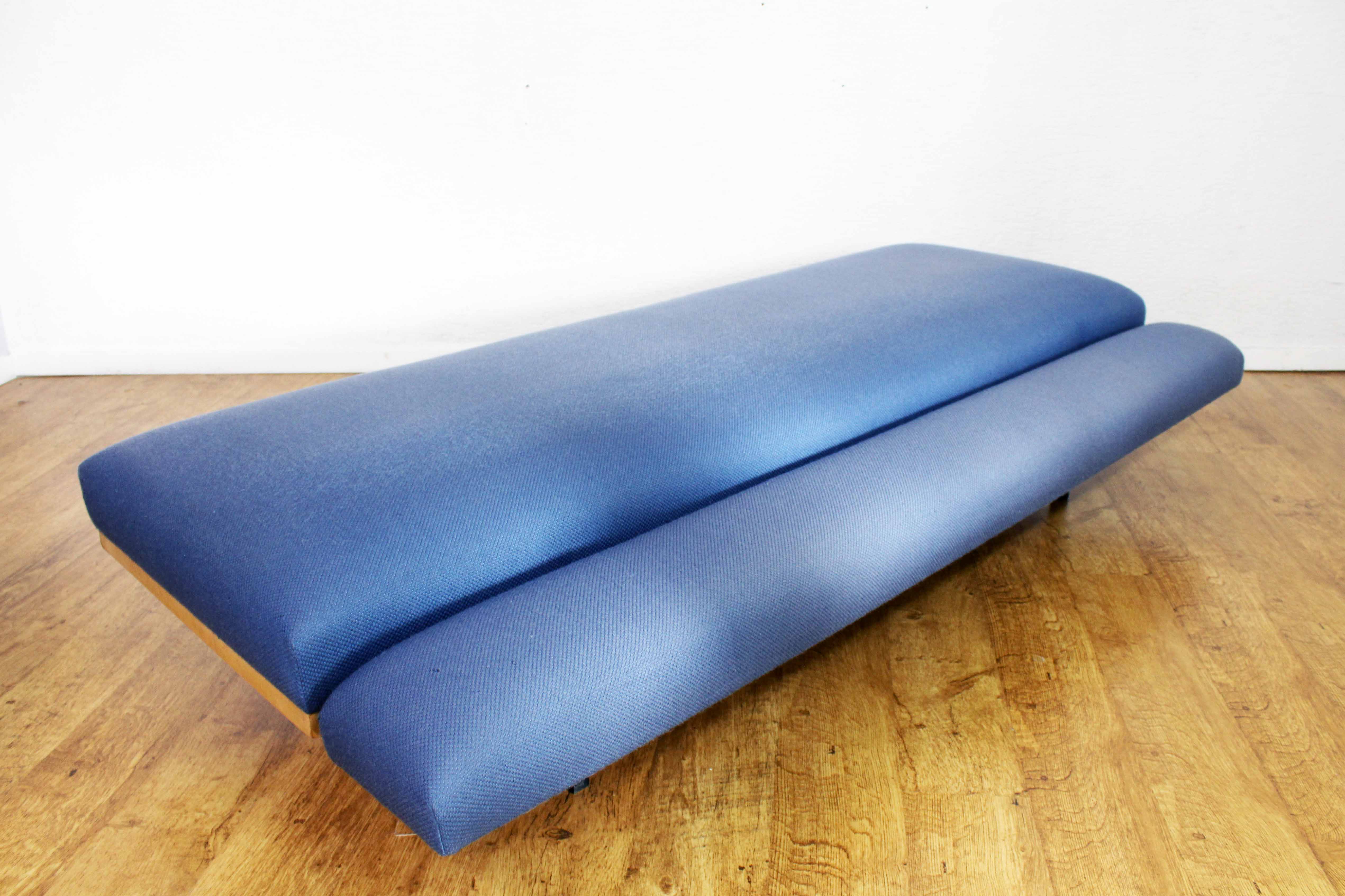 Daybed sofa bench