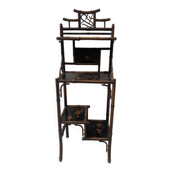 Etagère bambou a quatre plateaux a décor d'Asie XX siècle