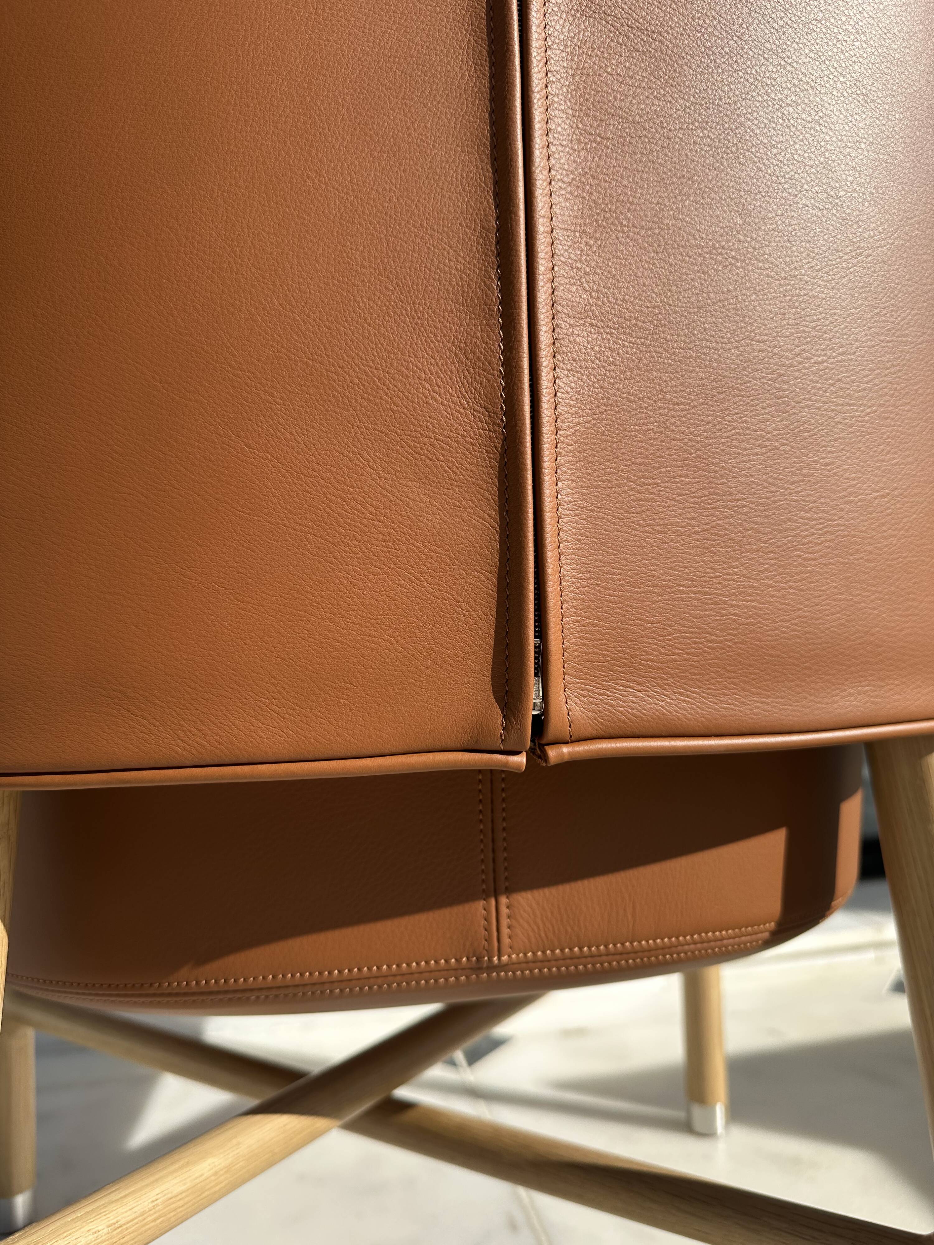 Cabriolet armchair in oak, Cravache Fauve/Seige leather, Hermès