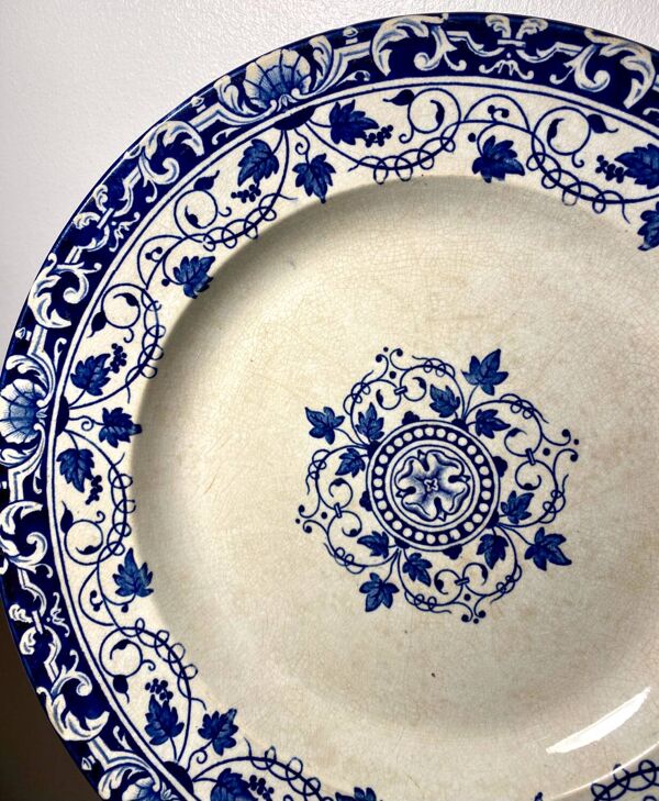 4 Assortie plates from Longwy et Moustiers