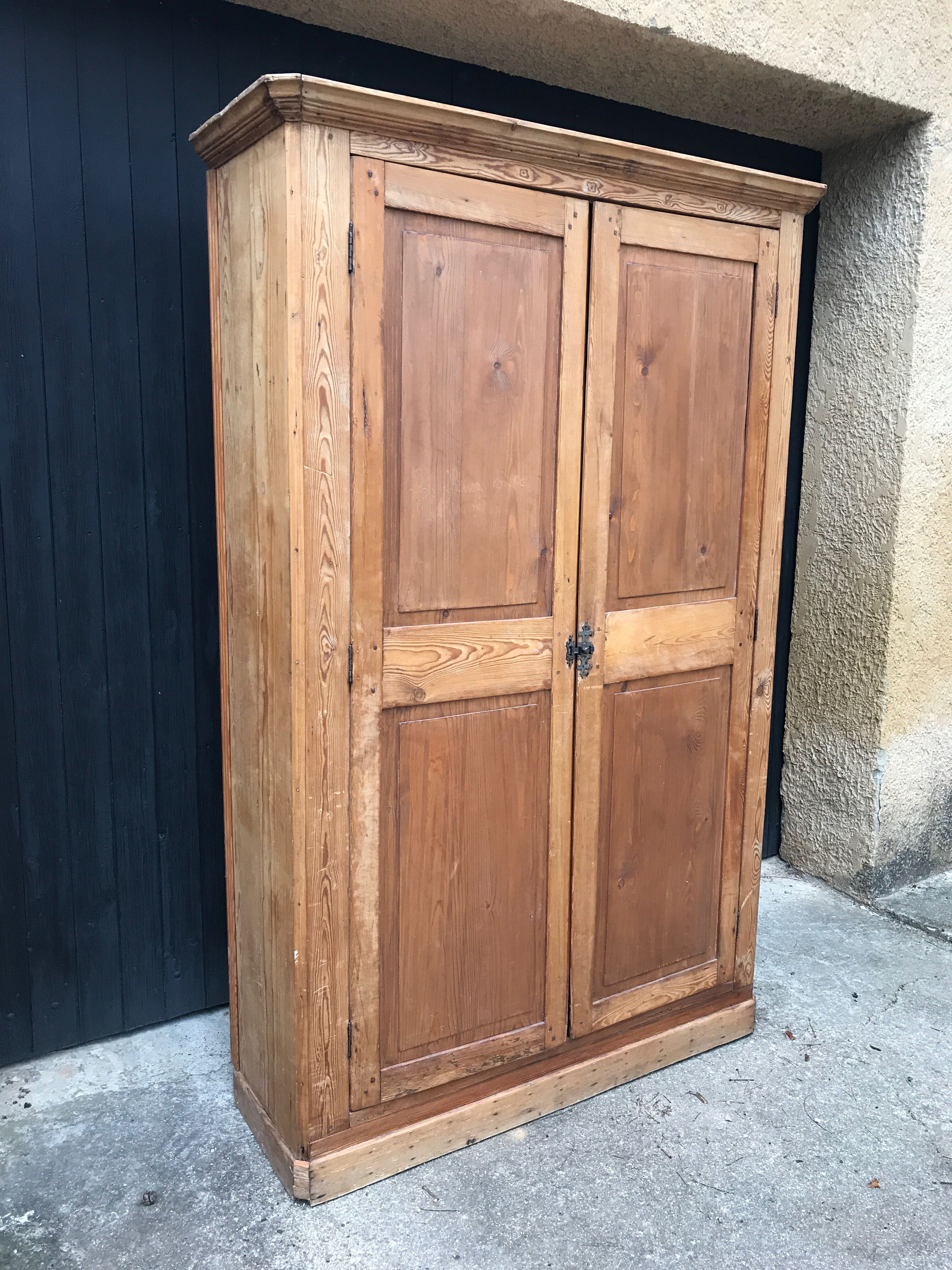 Armoire en bois