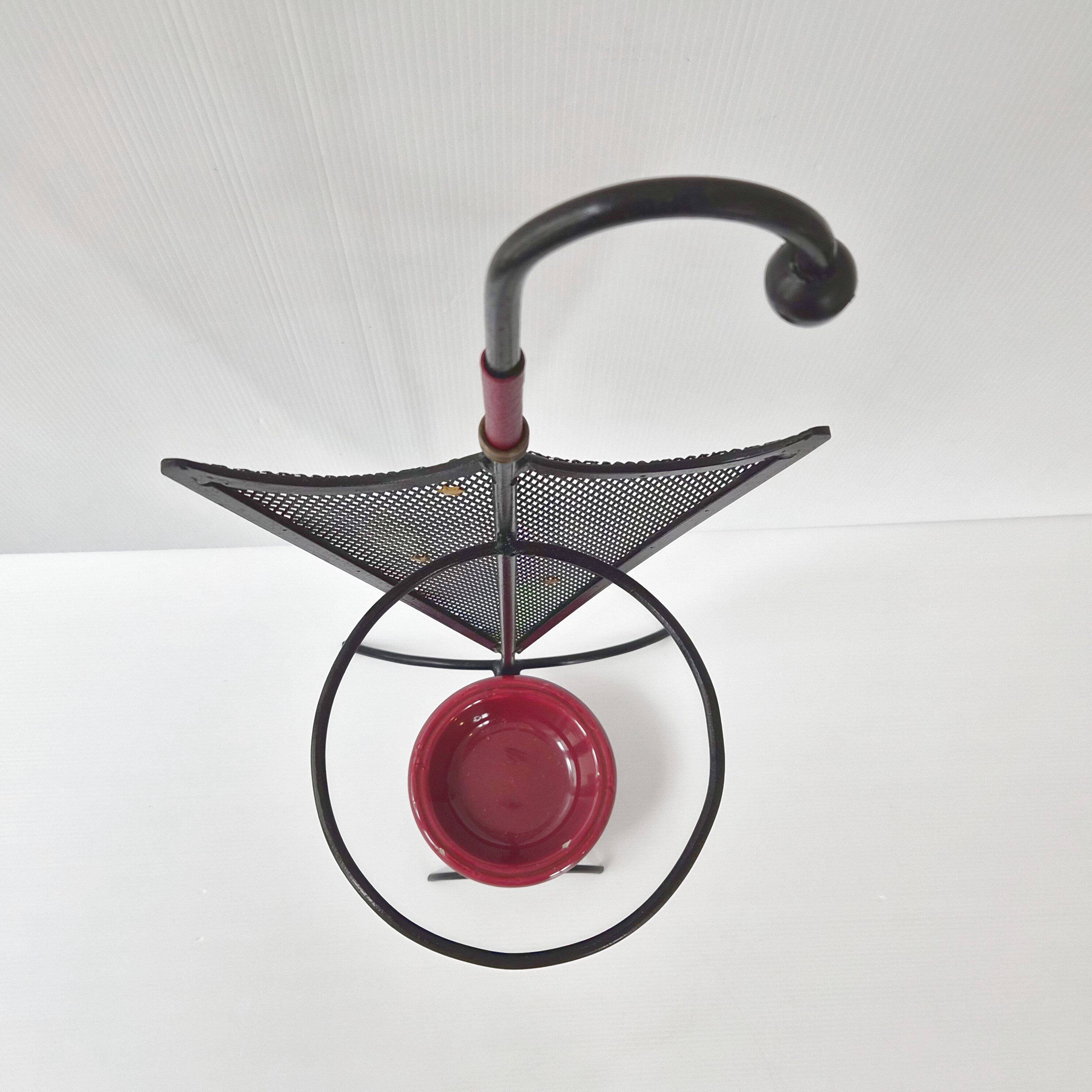 Porte-parapluie vintage 1950 en métal cuir & céramique bordeaux 50s rockabilly