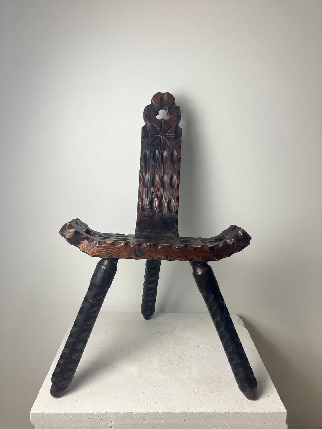Chaise tripode brutaliste, 1950s