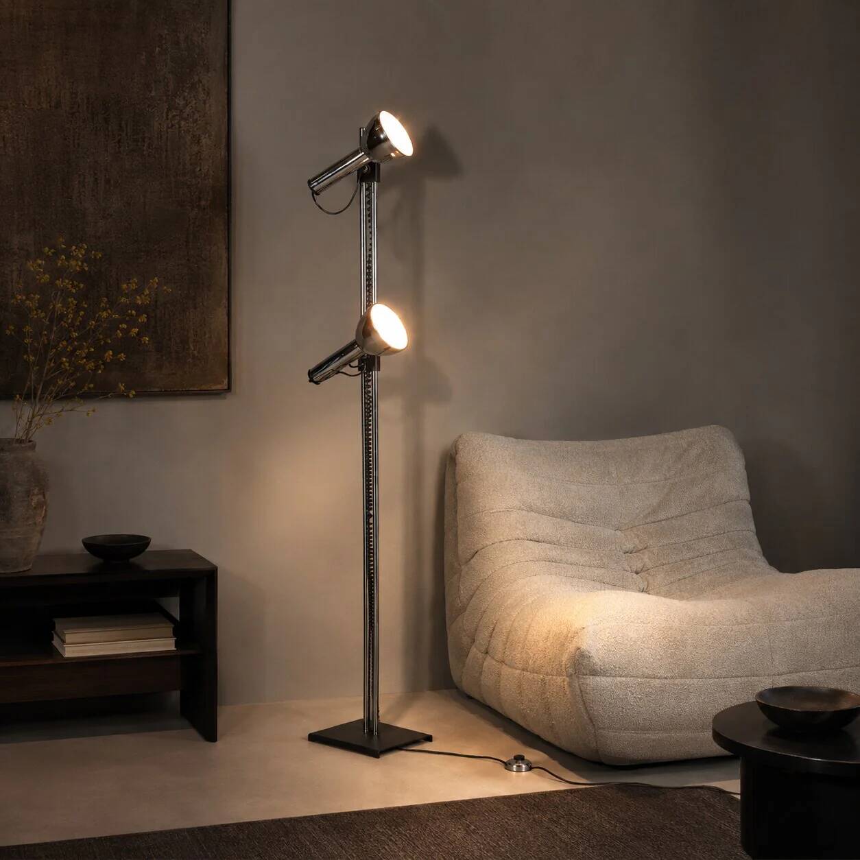 Vintage lacquered metal floor lamp, design, Italy, 1970s