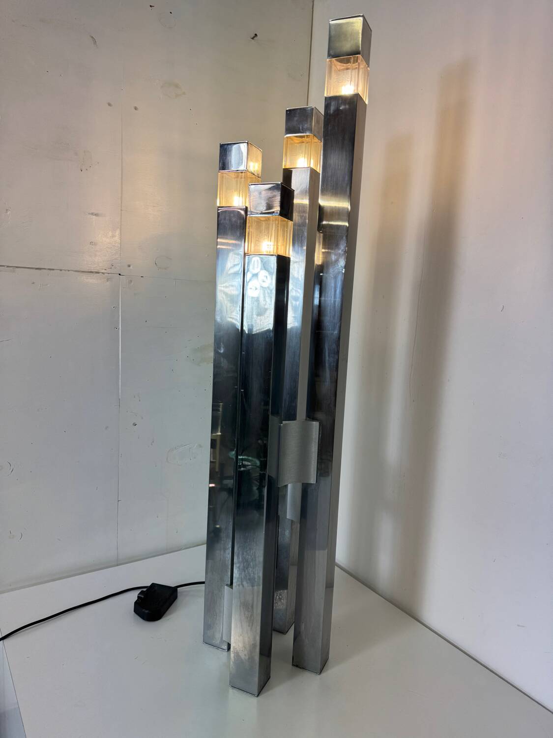 Mid-Century Modernist Italian Architectural Sciolari Cubic Floor Lamp by G