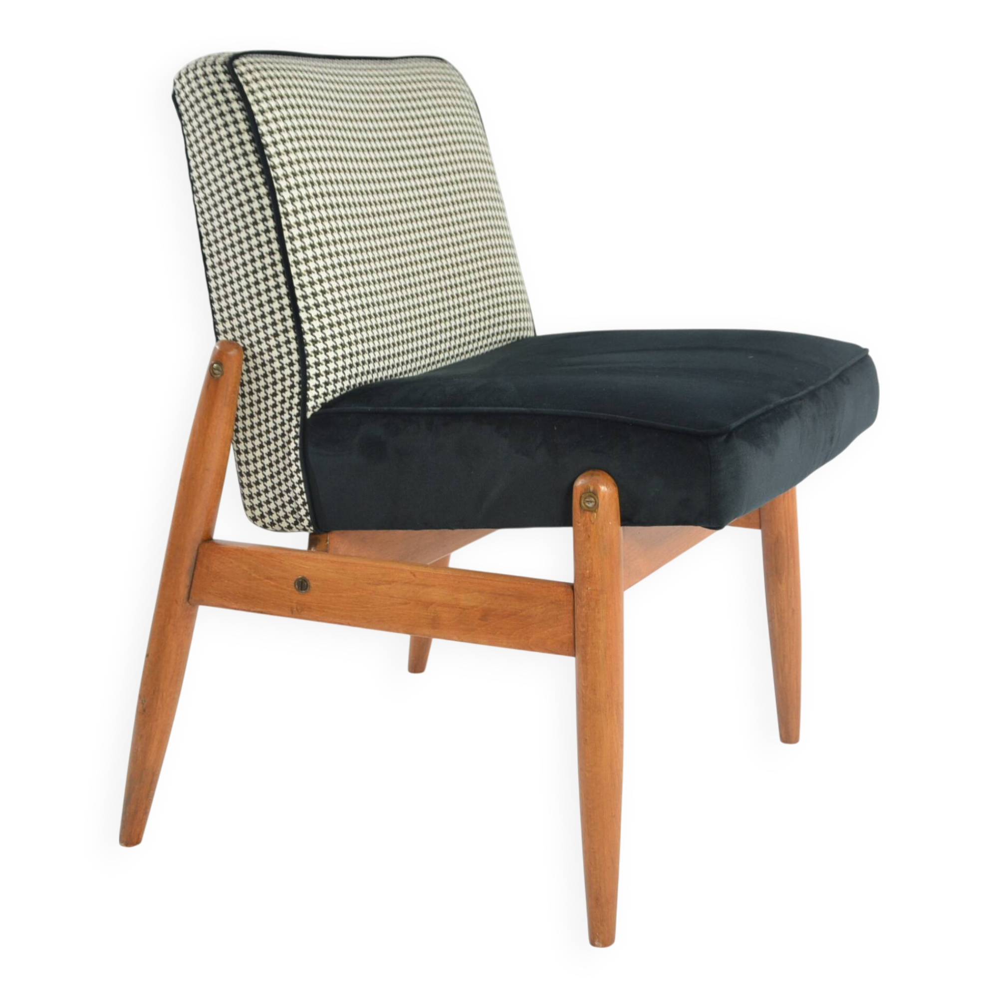 Black and white armchair without armrests