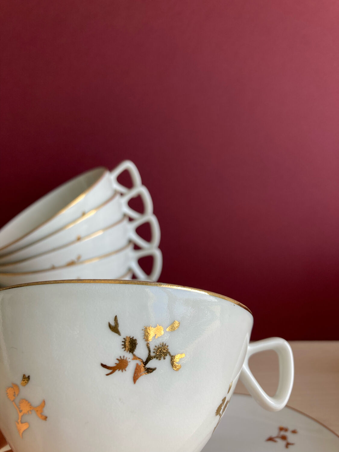 Coffee cups in porcelain of Chartres