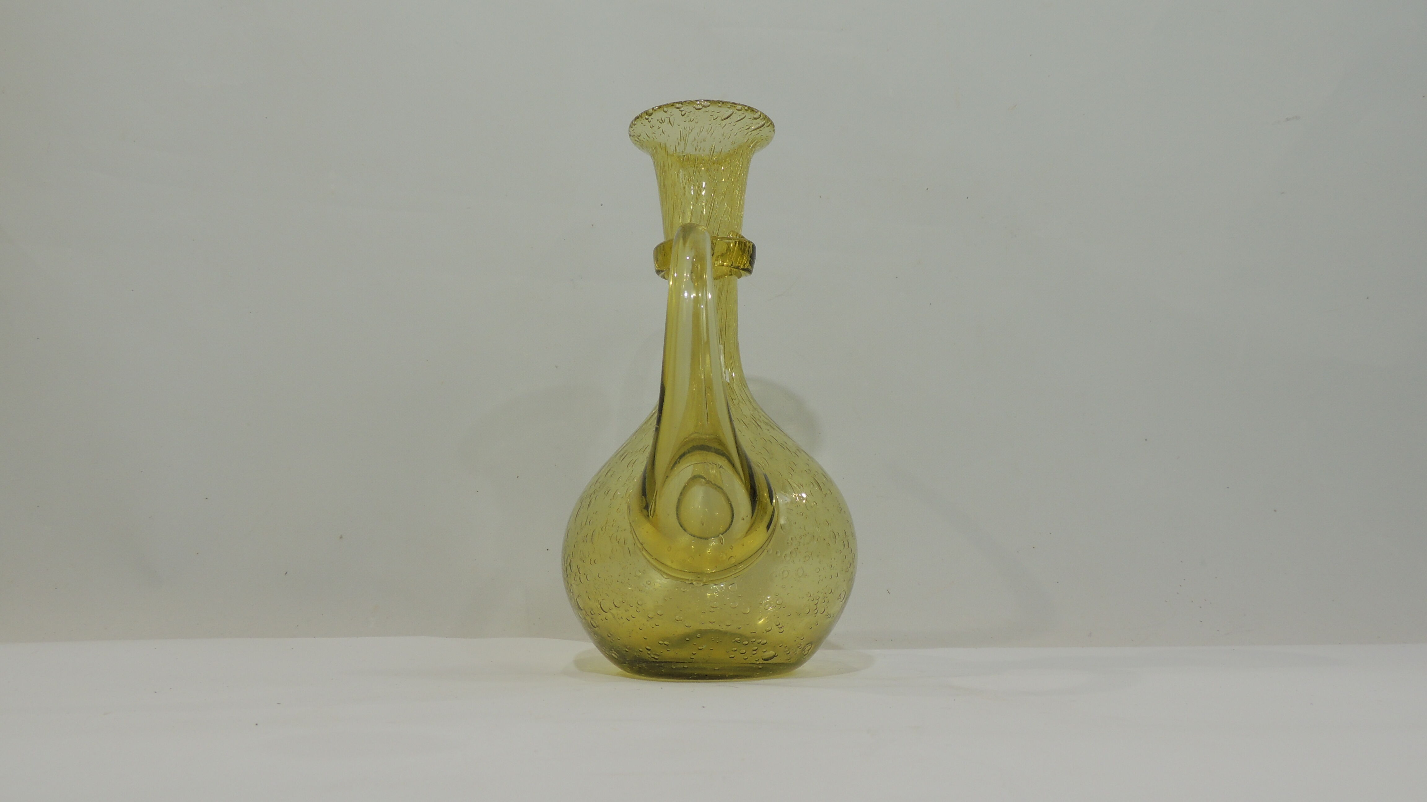 Grande verseuse vintage en verre soufflé Biot