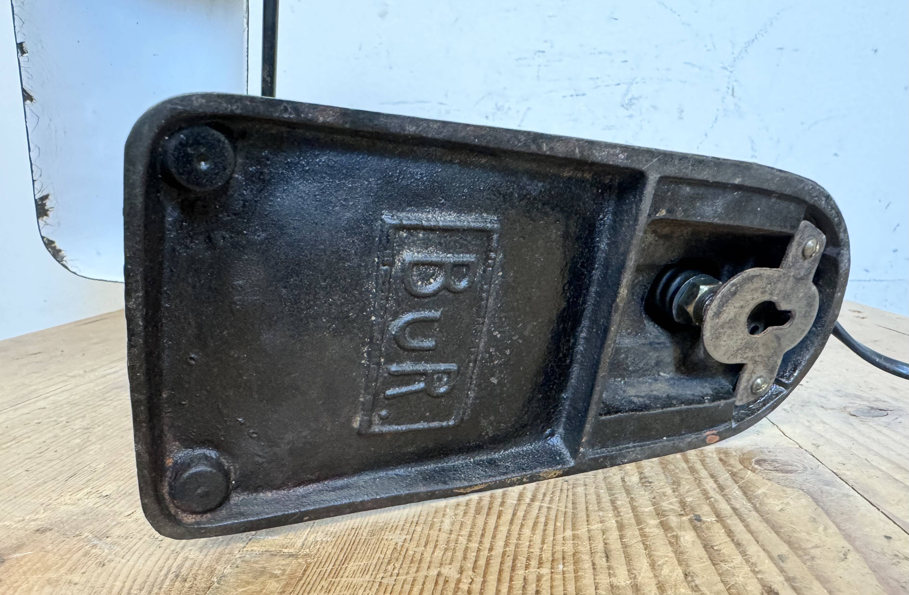 Lampe de Banque Vintage en Émail Vert de BUR, 1930s
