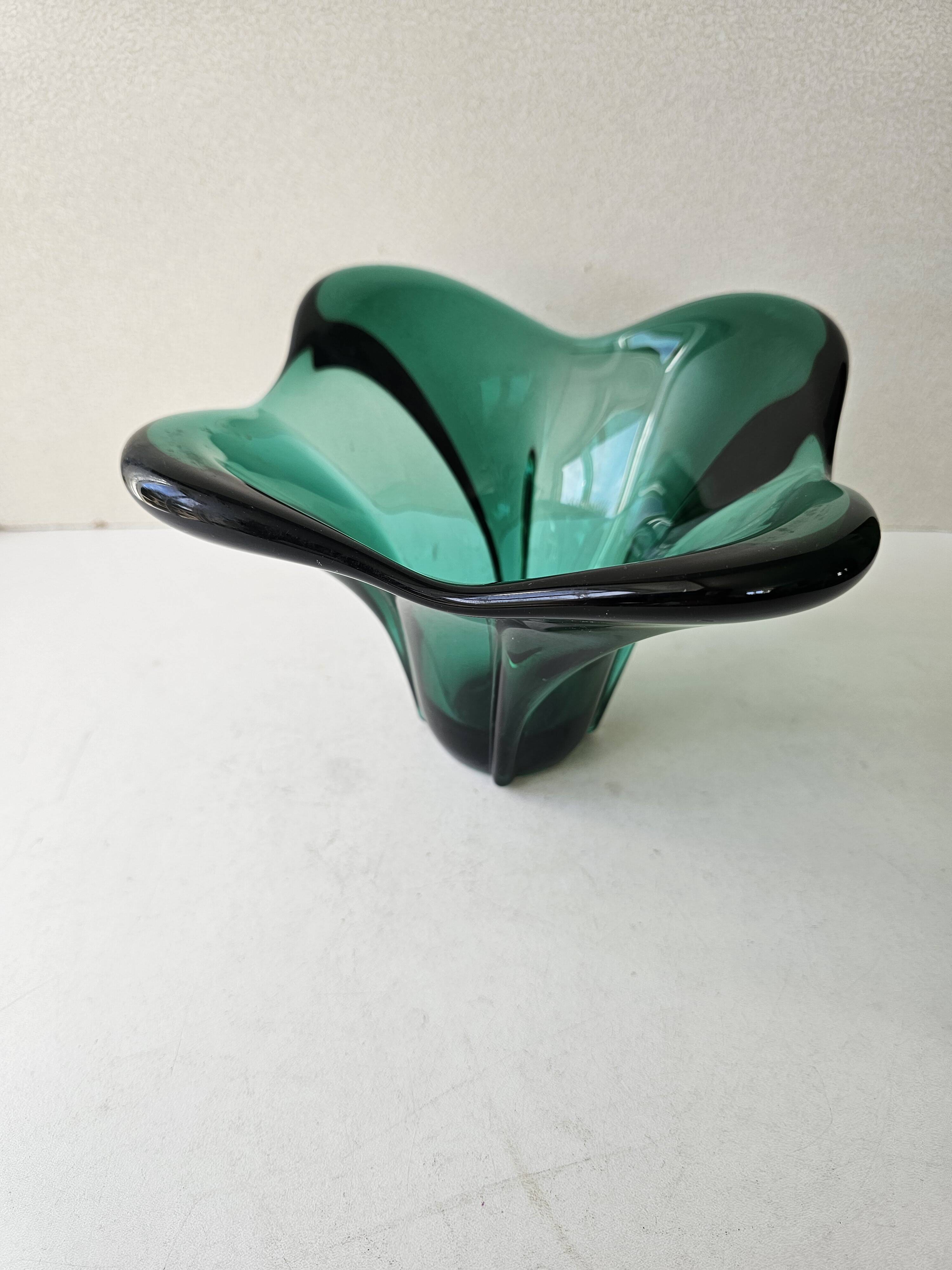 Vase en verre couleur verte vintage