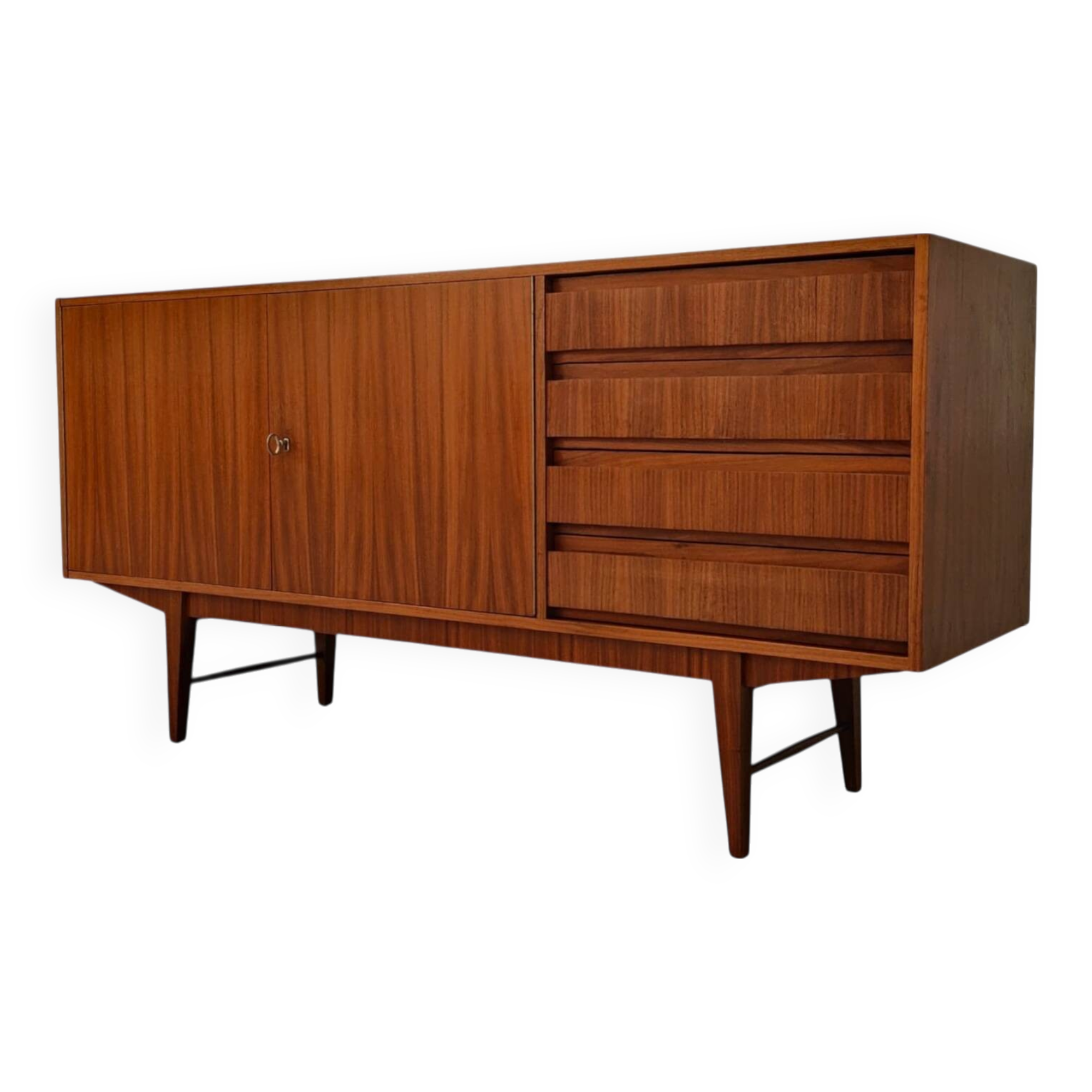 Buffet du milieu du siècle