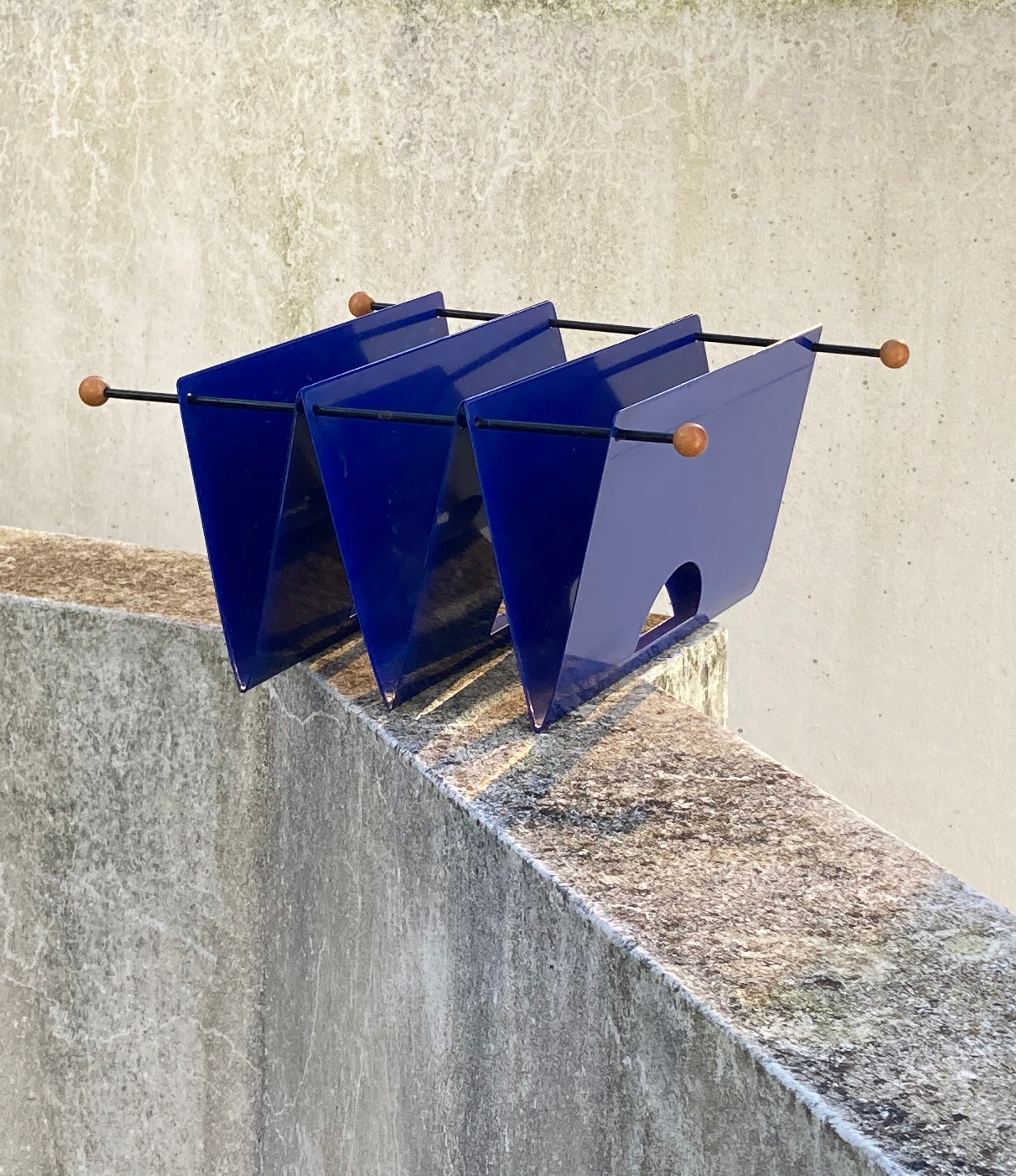 Metal magazine holder