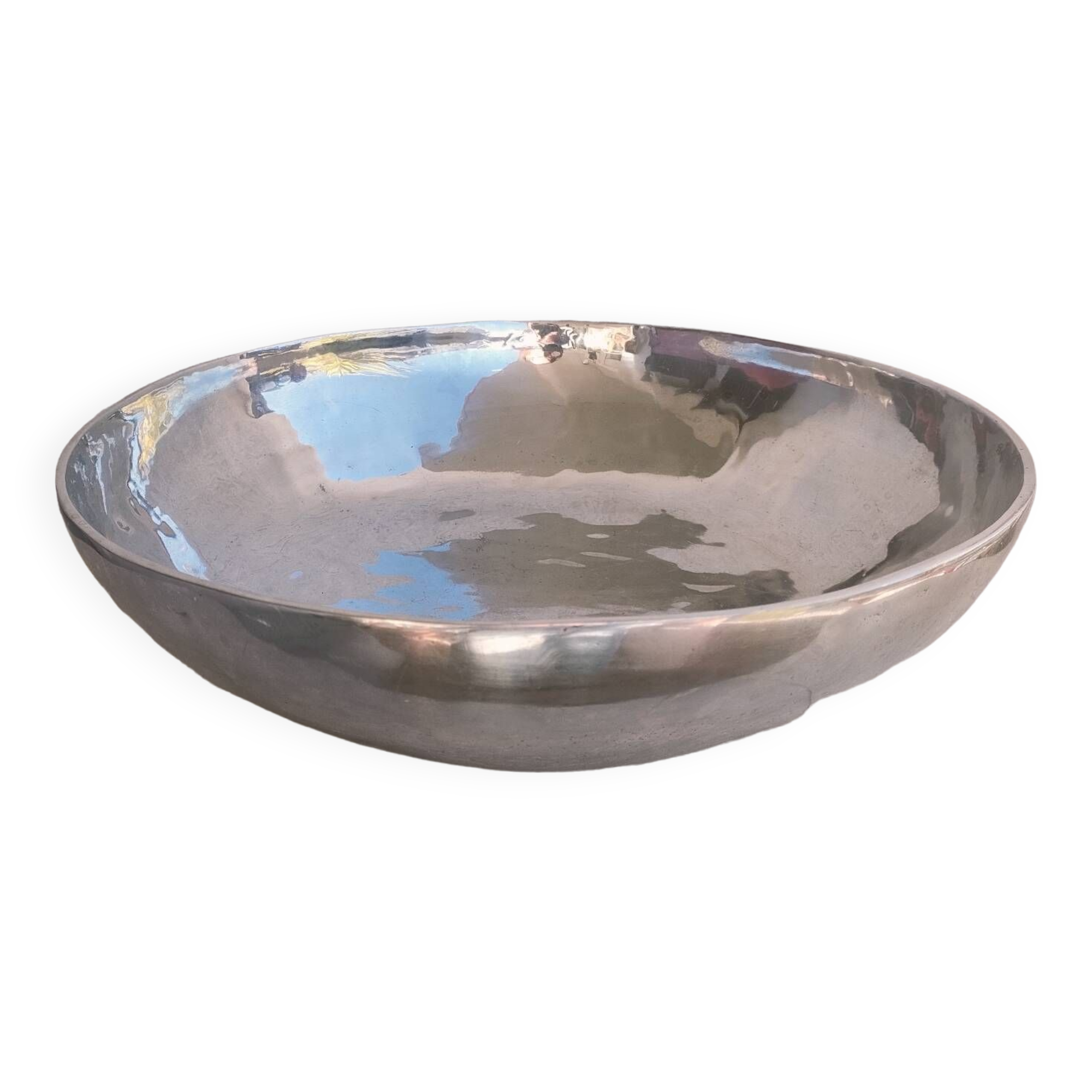 Large refreshing salad bowl