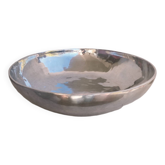Large refreshing salad bowl