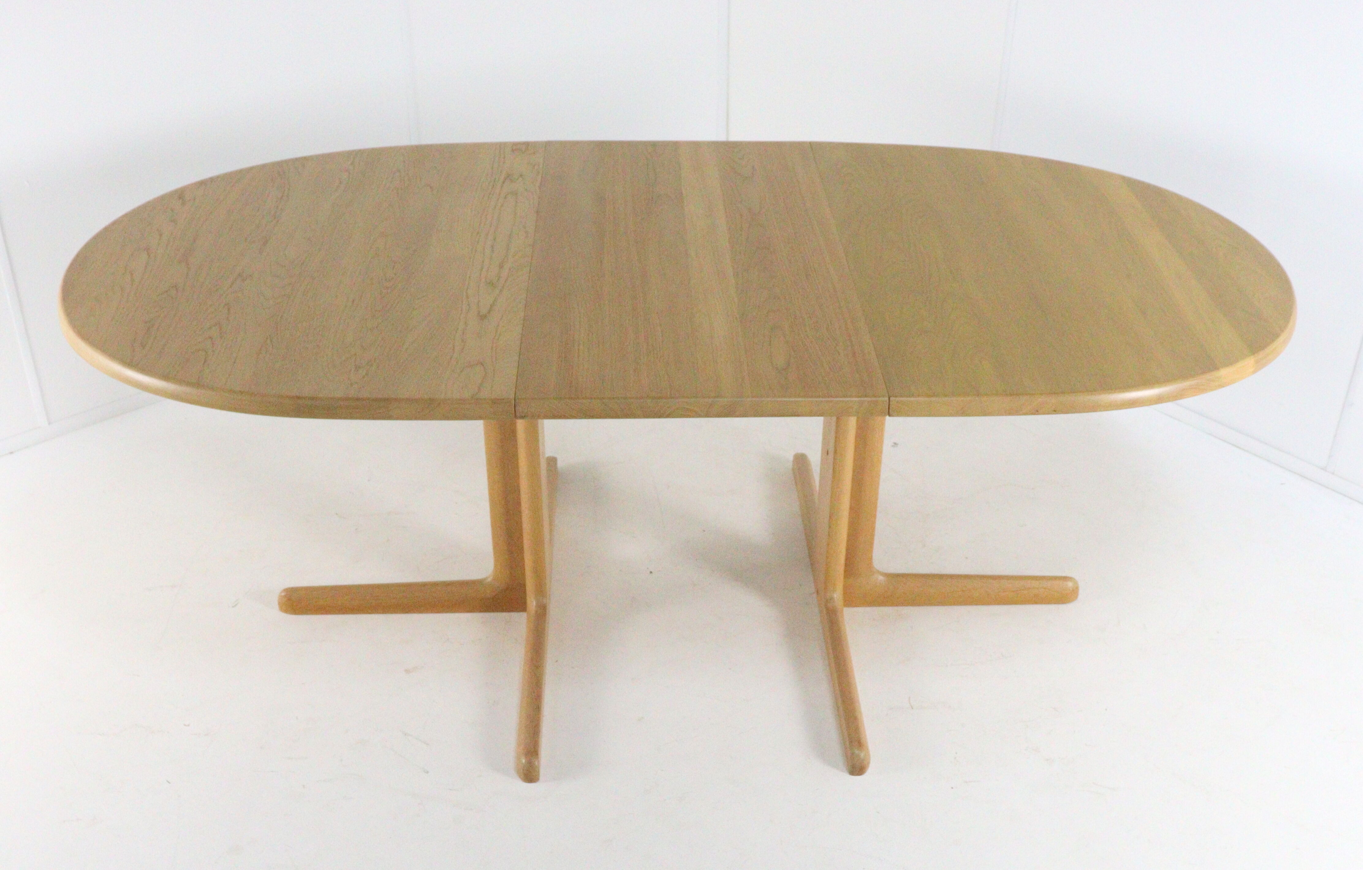 Juul Kristensen for JK Møbler oval oak extendable dining table 'Nakskov'